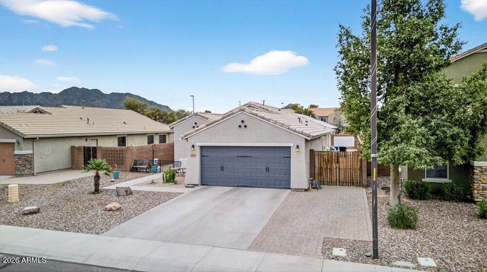 2033 E SADDLEBROOK Road