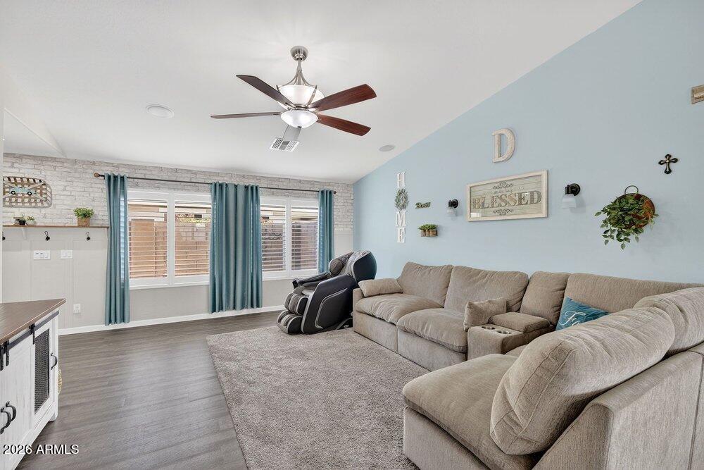 2033 E SADDLEBROOK Road