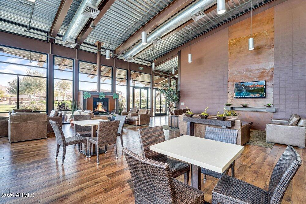 2033 E SADDLEBROOK Road