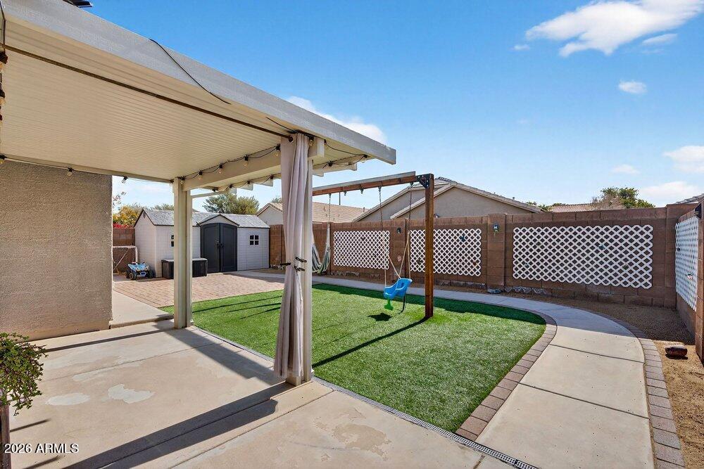 2033 E SADDLEBROOK Road