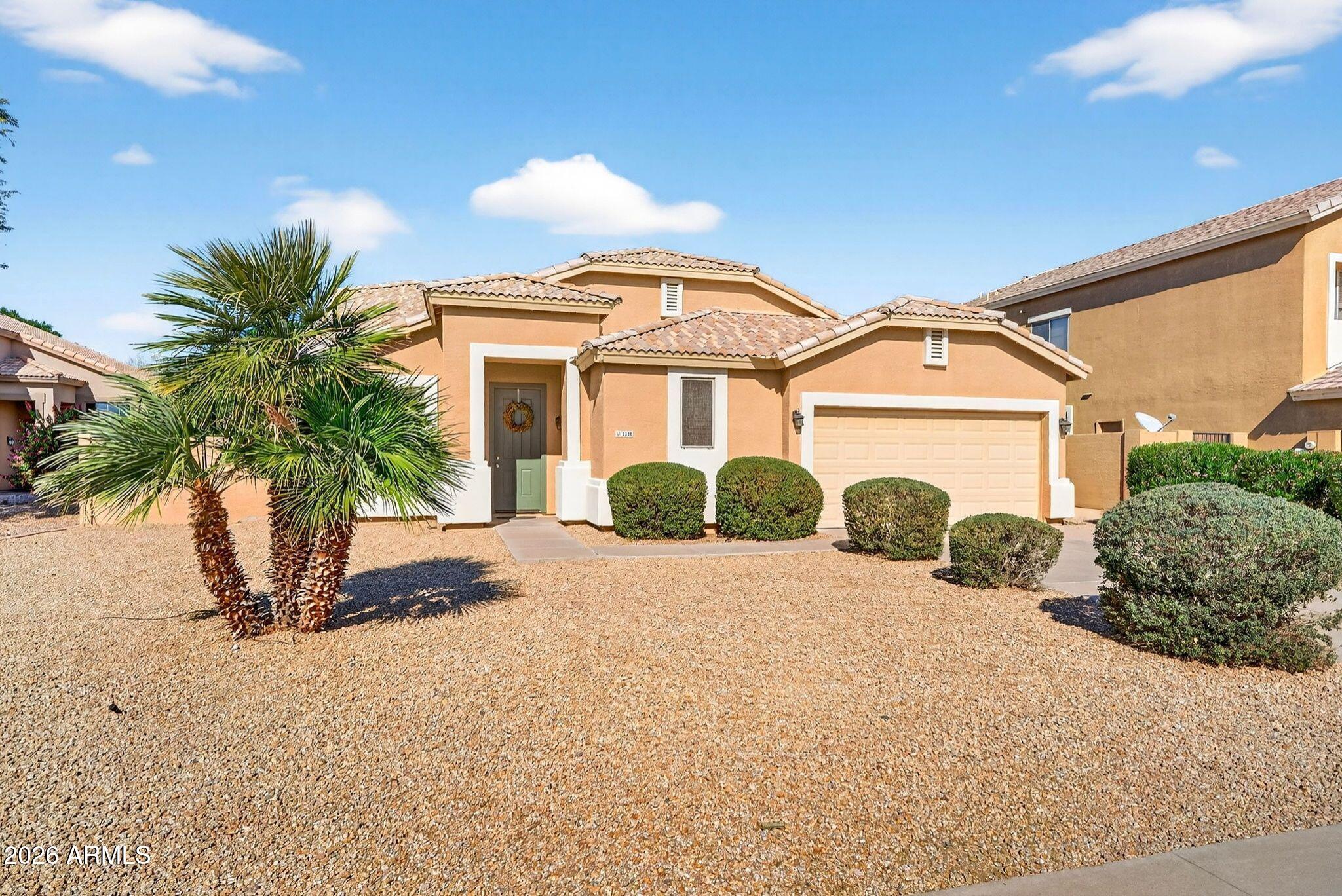 3234 E LARK Court