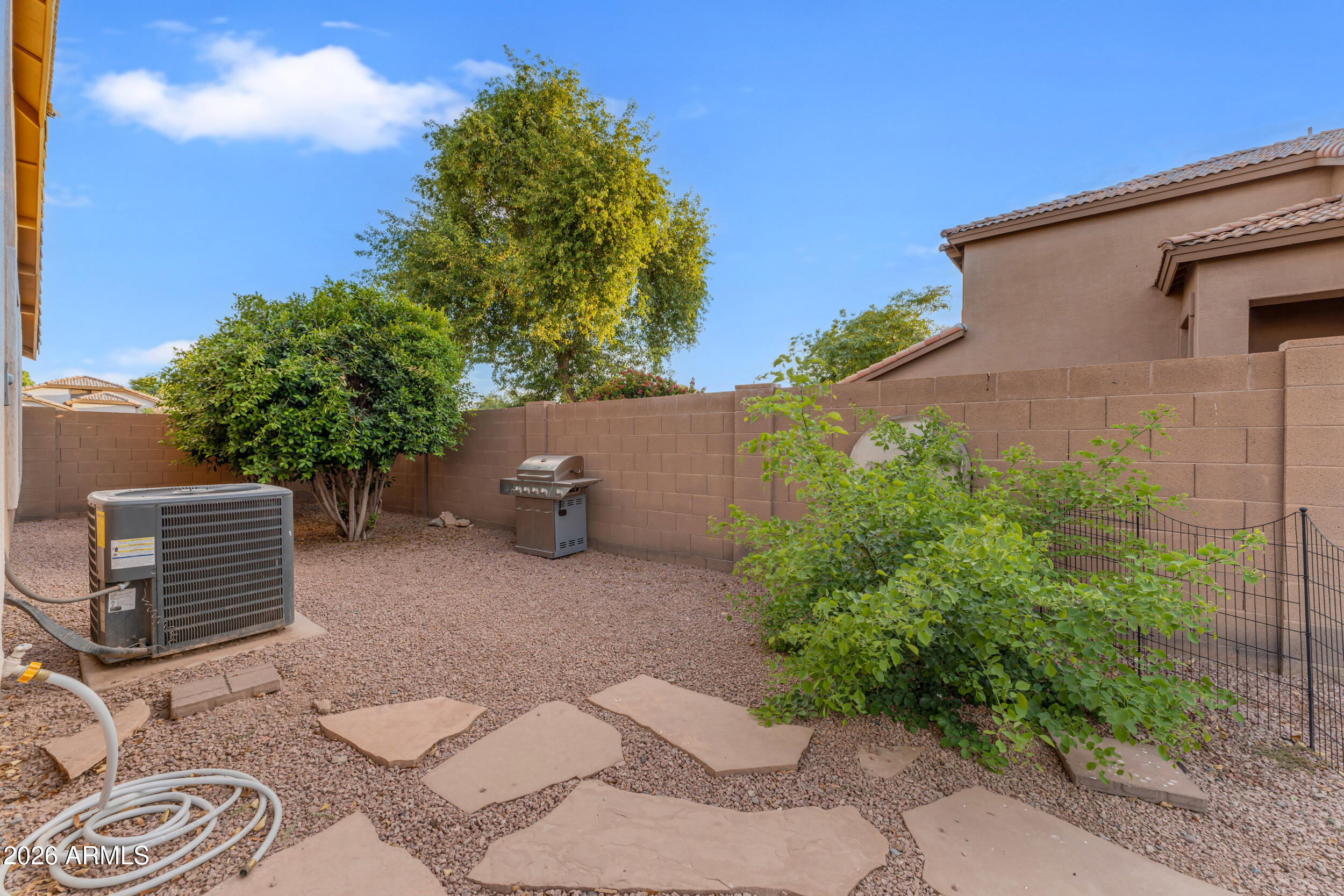 3234 E LARK Court
