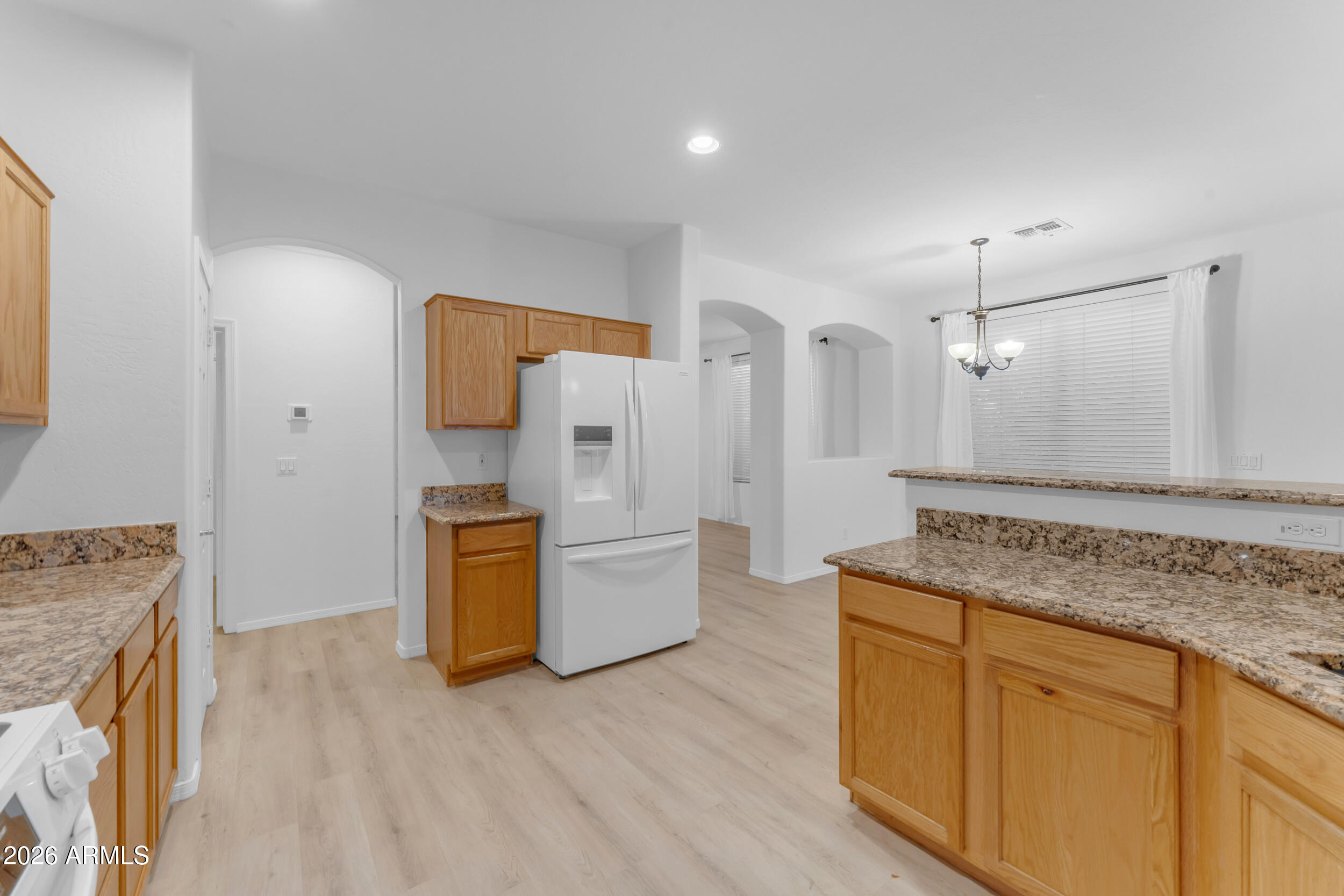 3234 E LARK Court