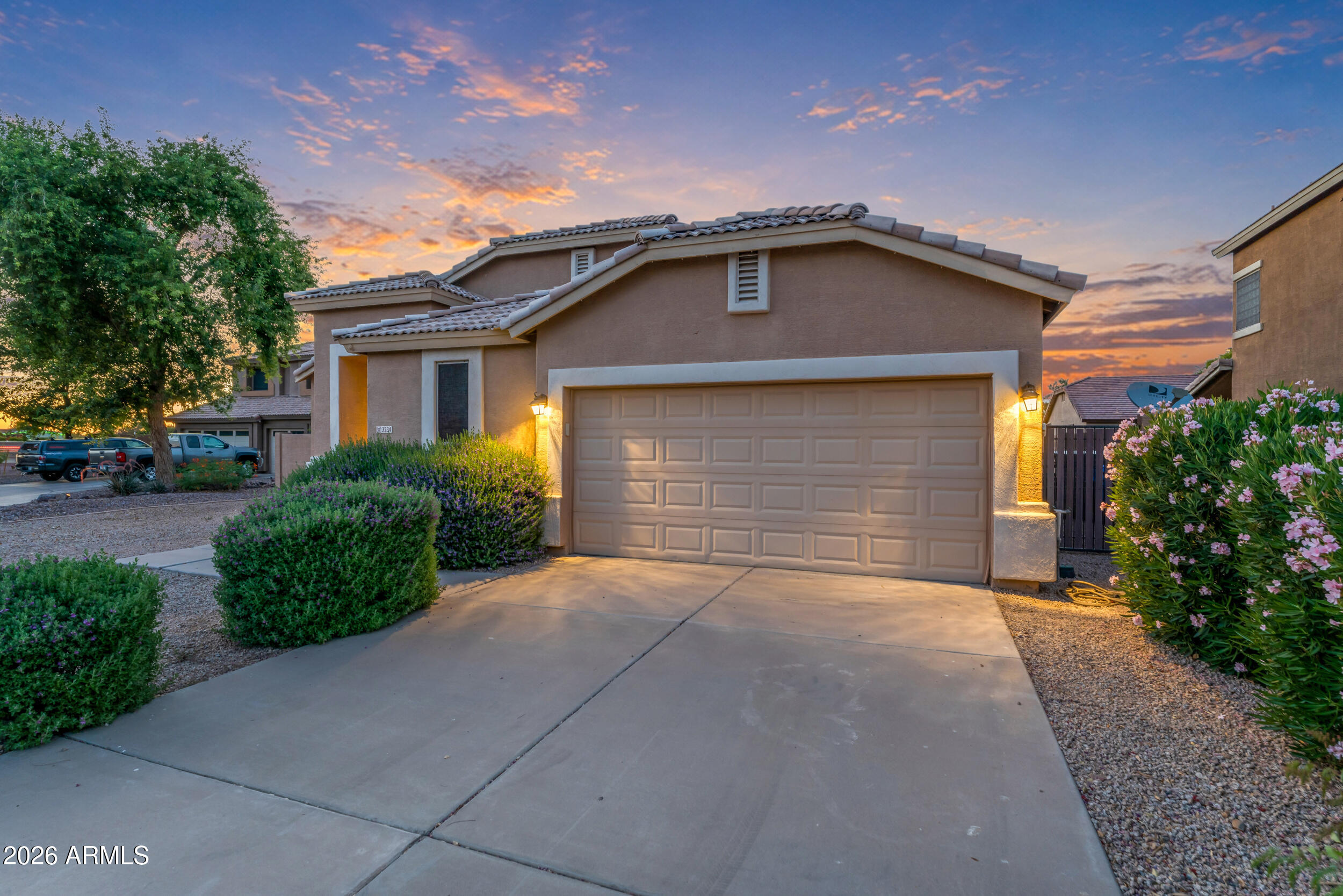 3234 E LARK Court