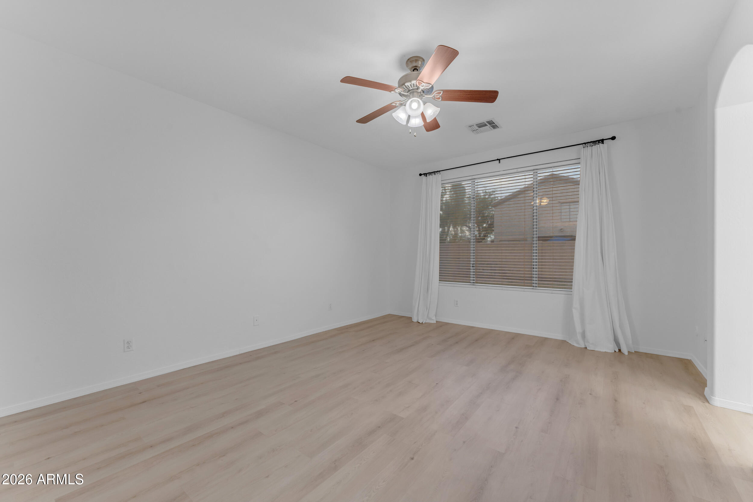 3234 E LARK Court