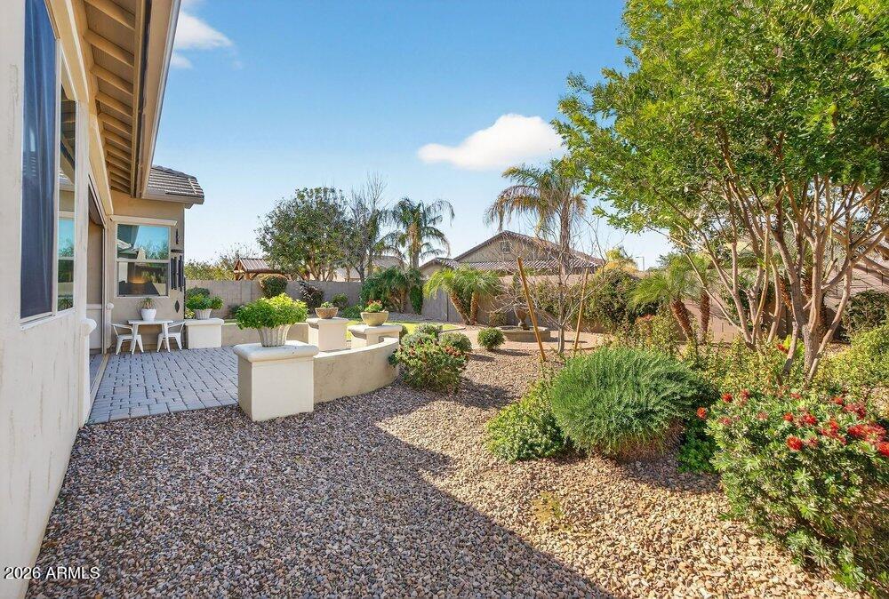 20200 E NIGHTHAWK Way