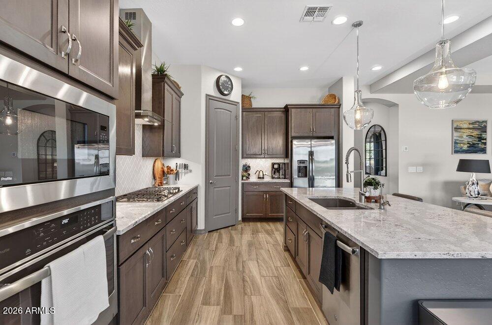 20200 E NIGHTHAWK Way