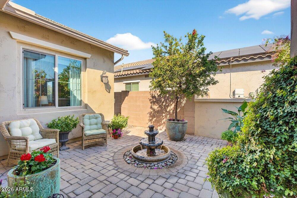 20200 E NIGHTHAWK Way