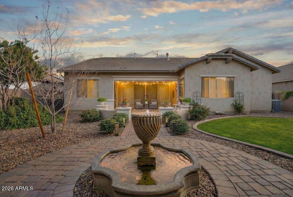 20200 E NIGHTHAWK Way