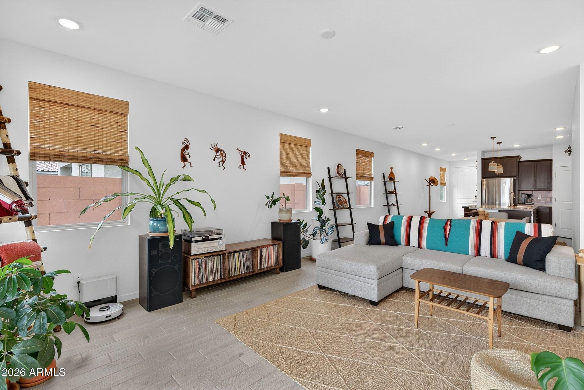 40415 W SUNLAND Drive