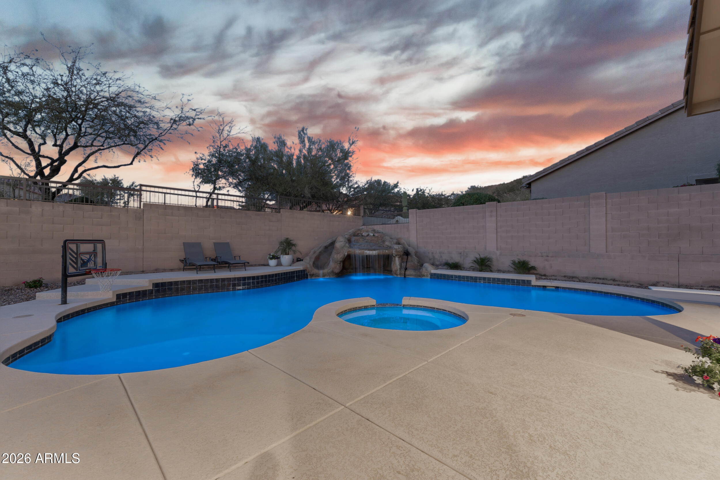 8148 E SIENNA Street