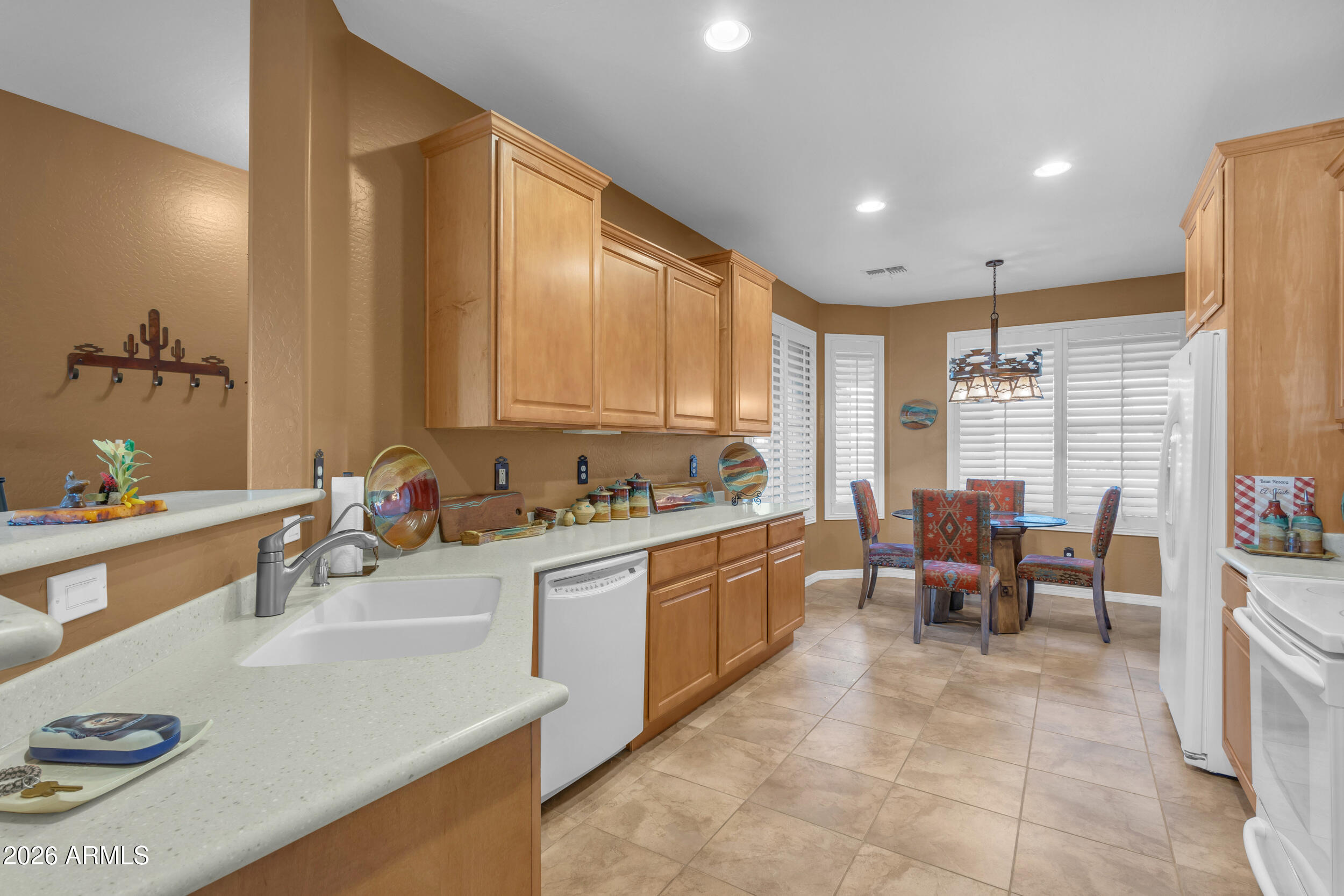 32258 N ECHO CANYON Road