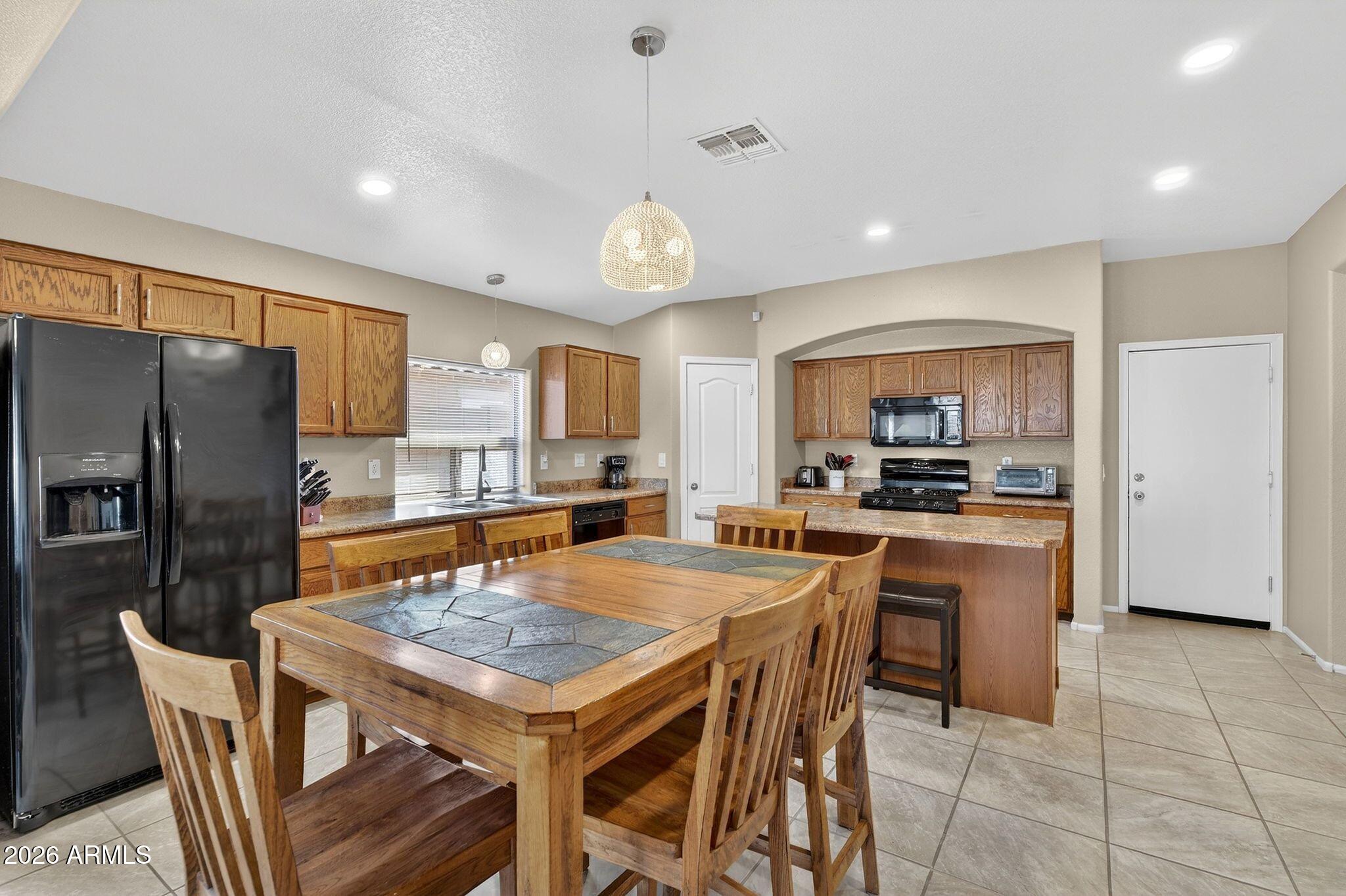 29207 N MOUNTAIN VIEW Road