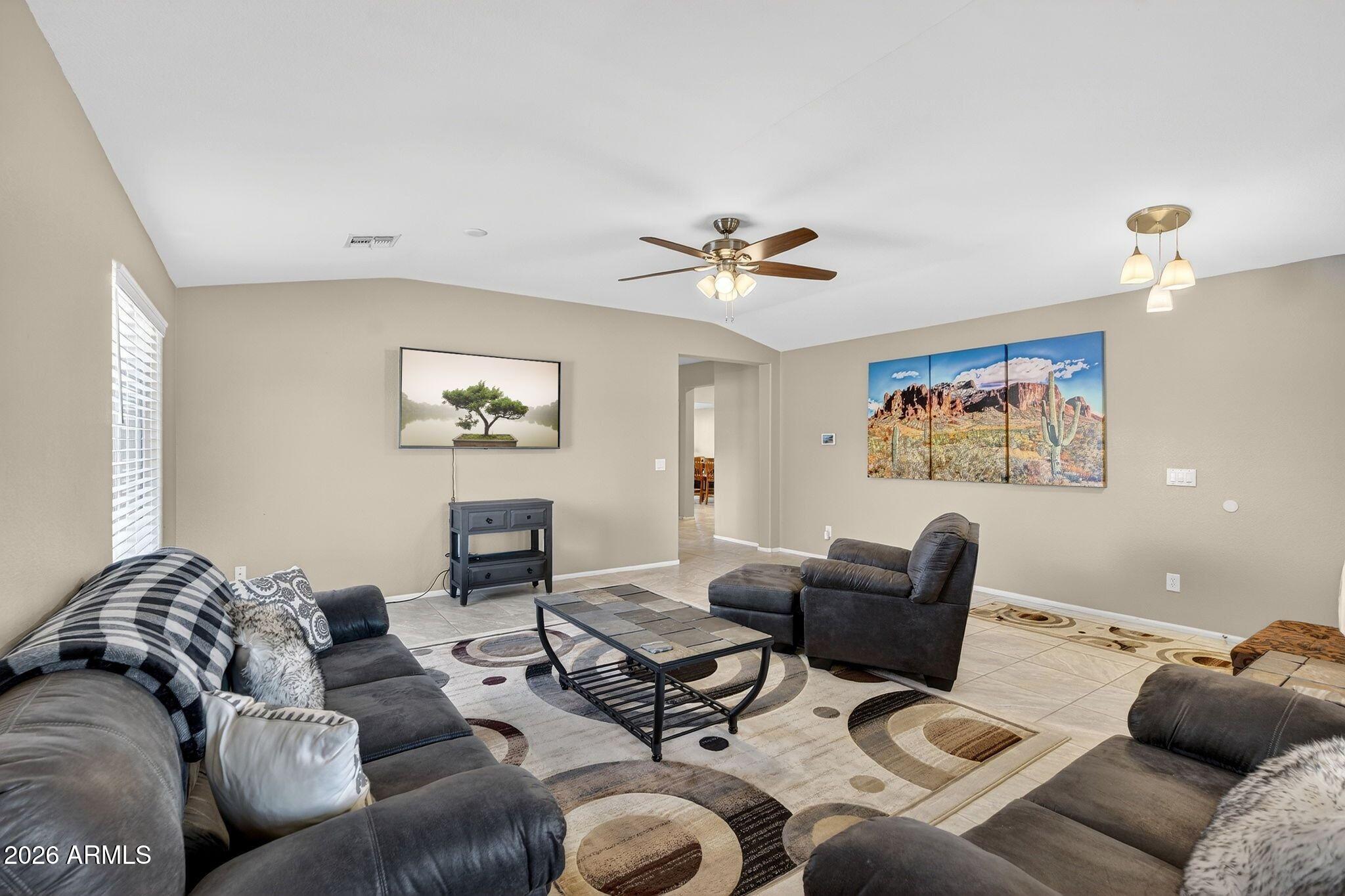 29207 N MOUNTAIN VIEW Road