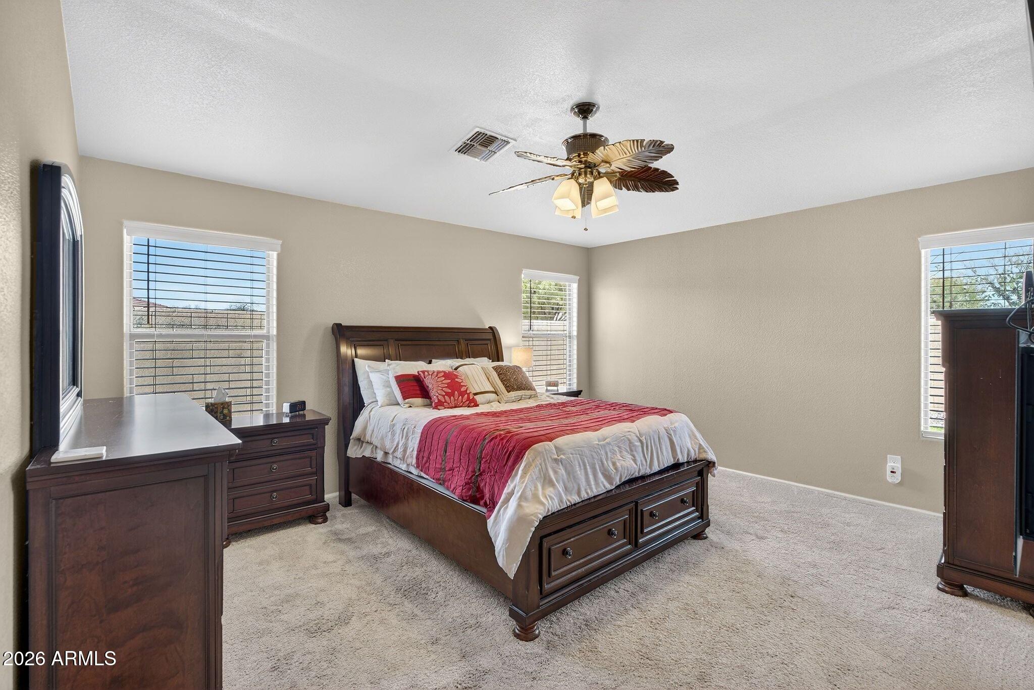 29207 N MOUNTAIN VIEW Road