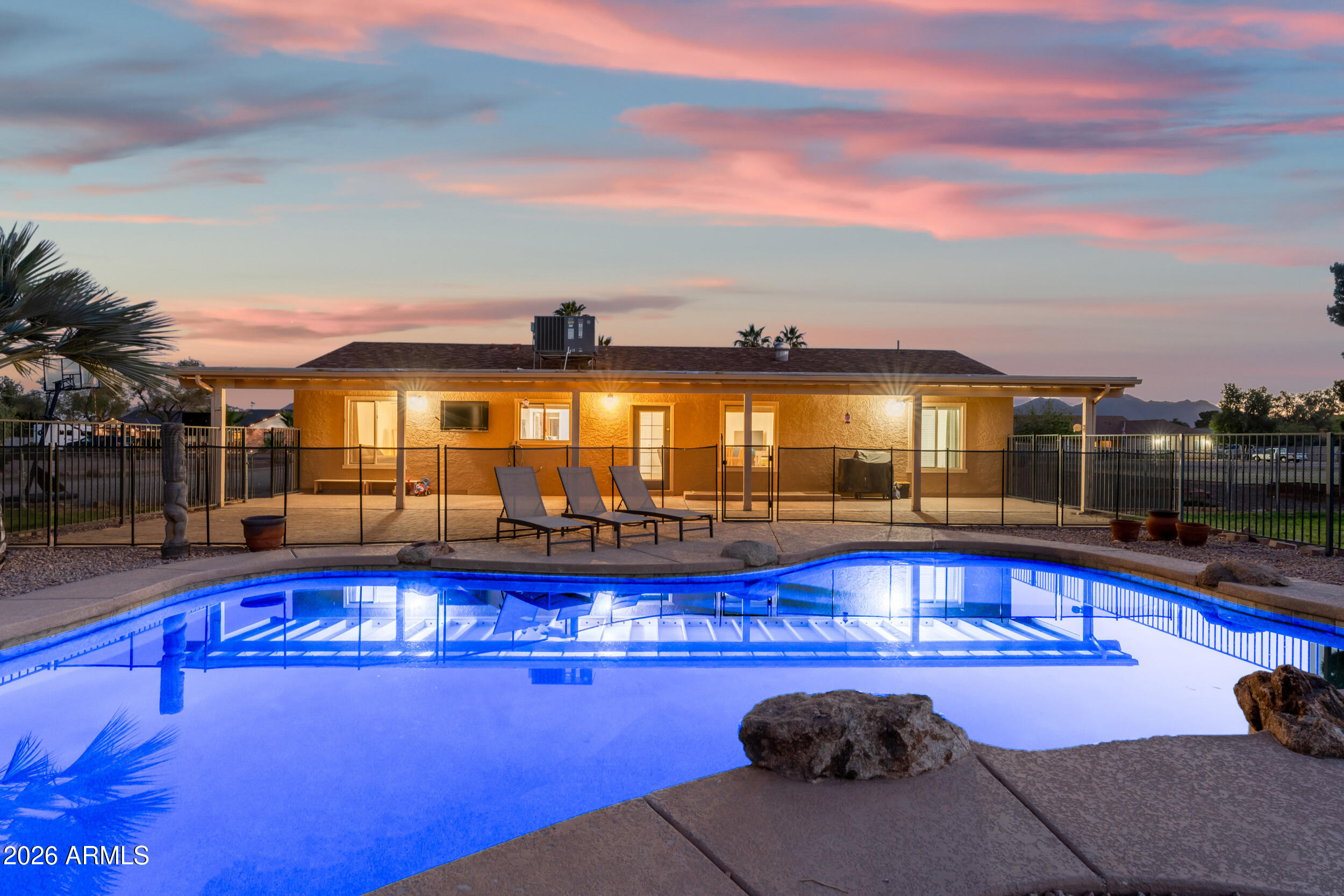 19422 E VIA DE ARBOLES