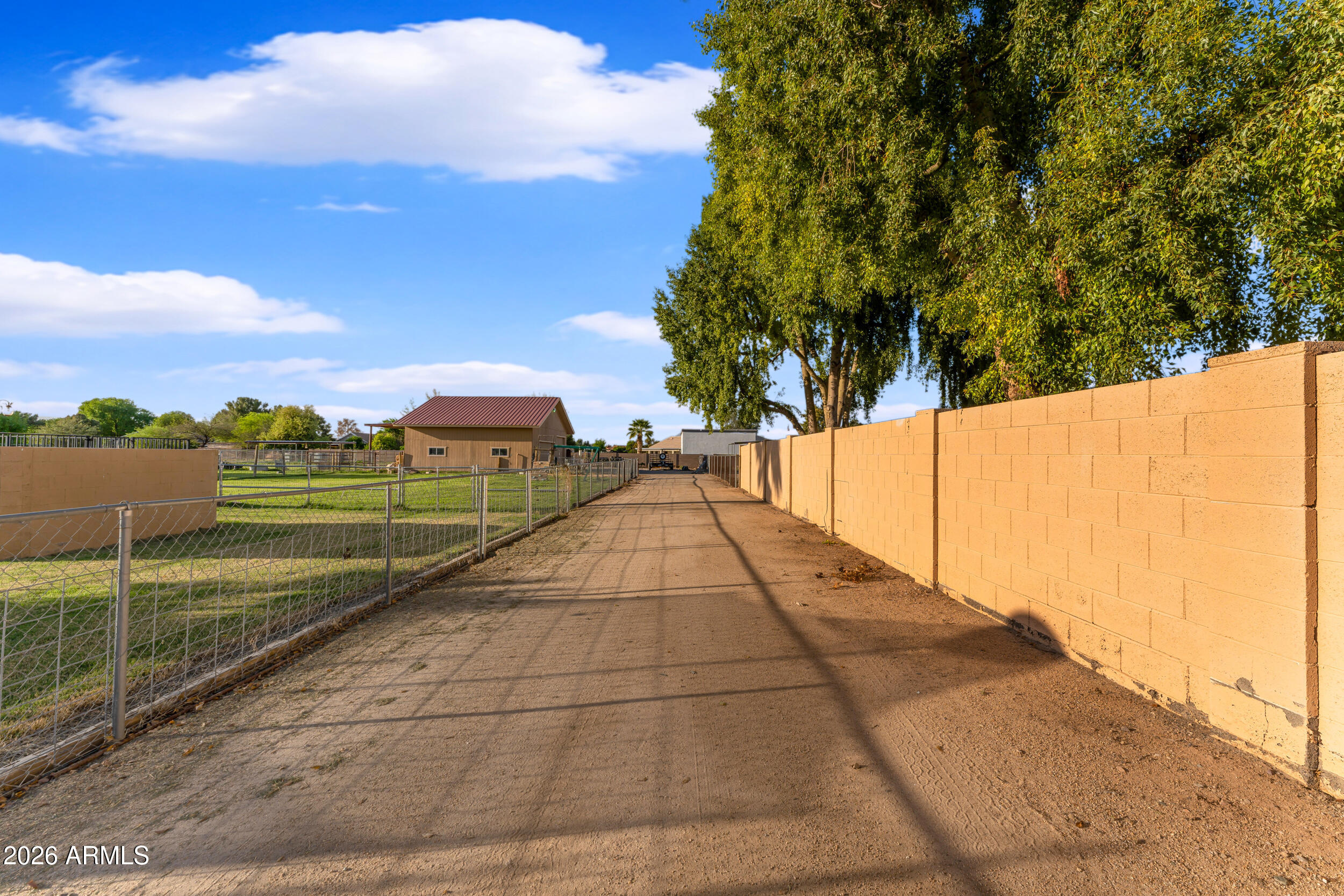 19422 E VIA DE ARBOLES