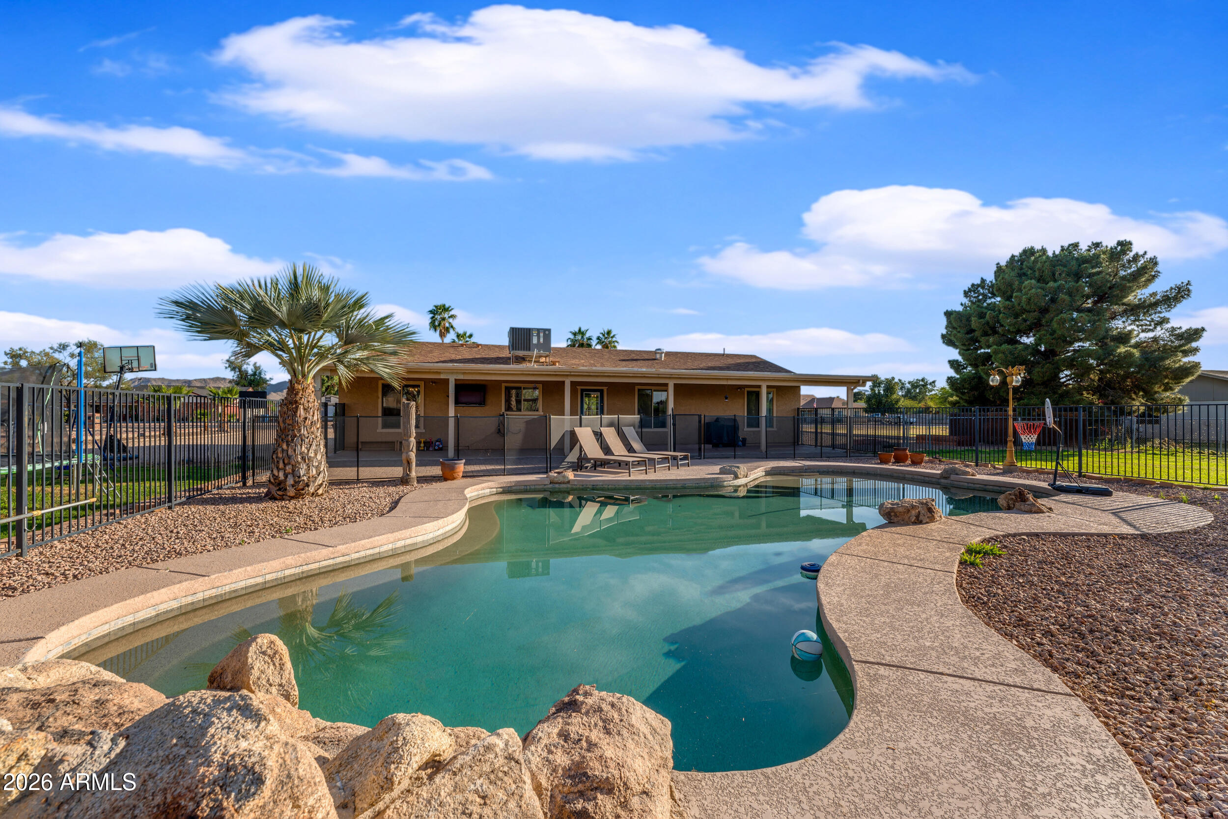 19422 E VIA DE ARBOLES