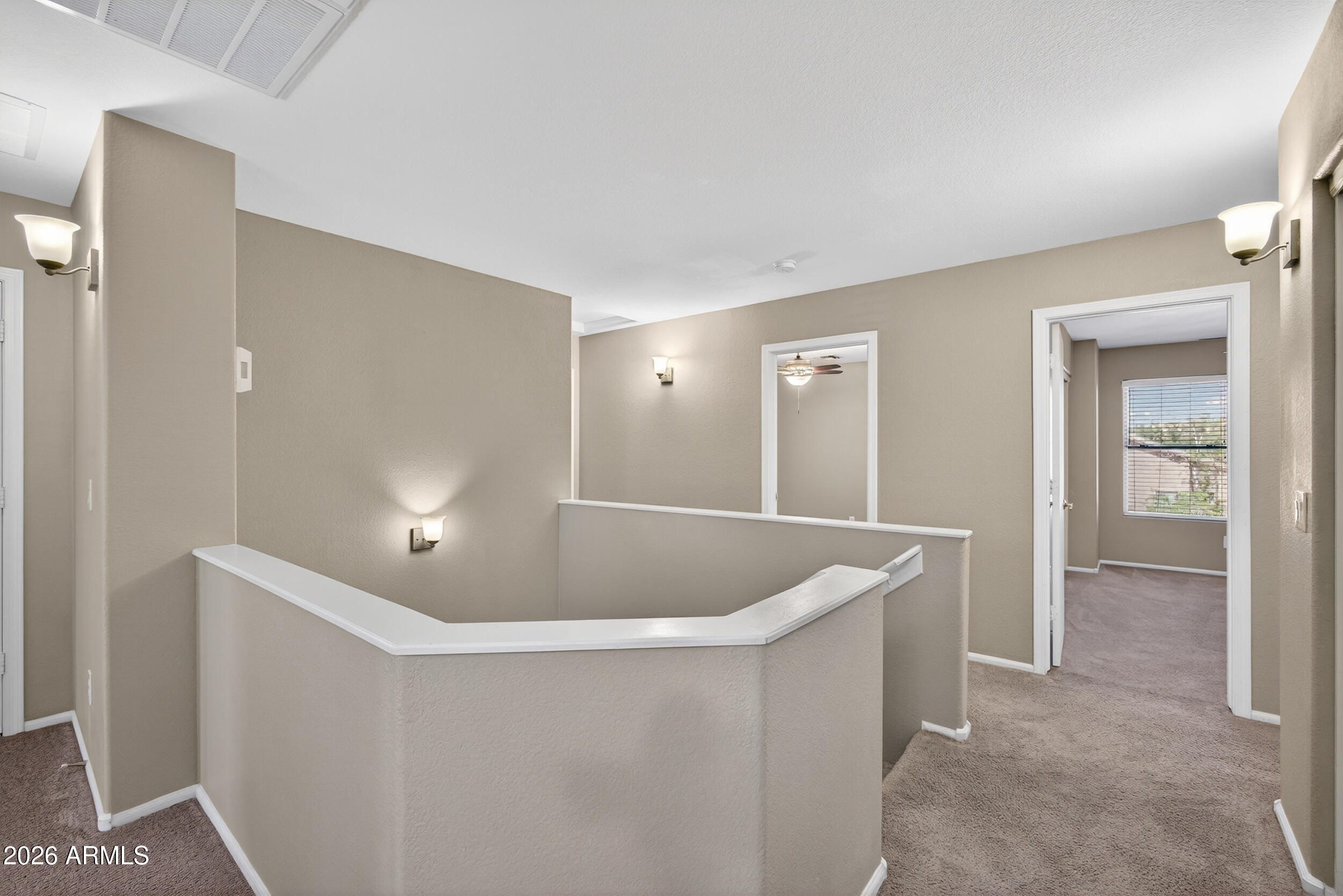 812 E LOVEGRASS Drive