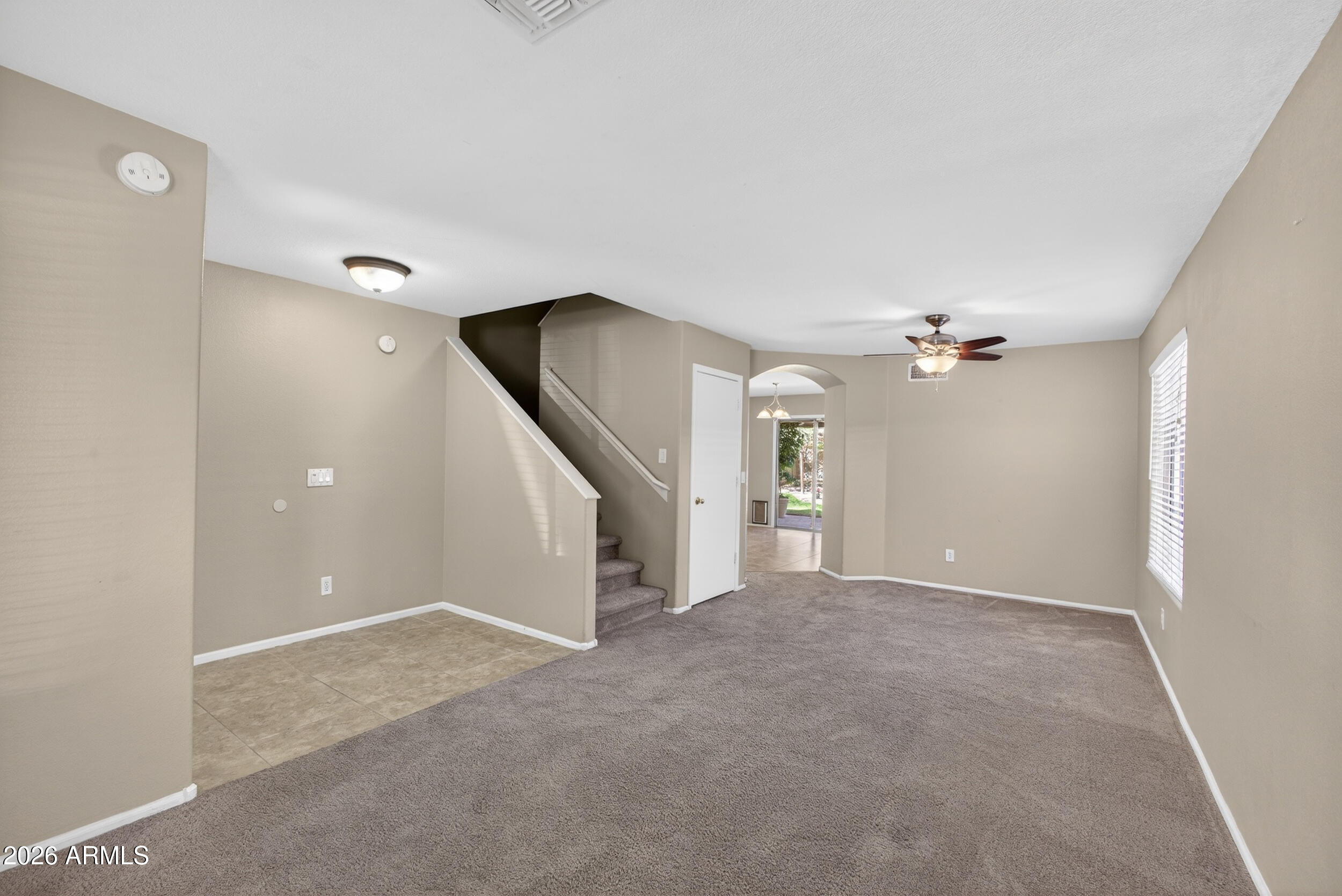 812 E LOVEGRASS Drive