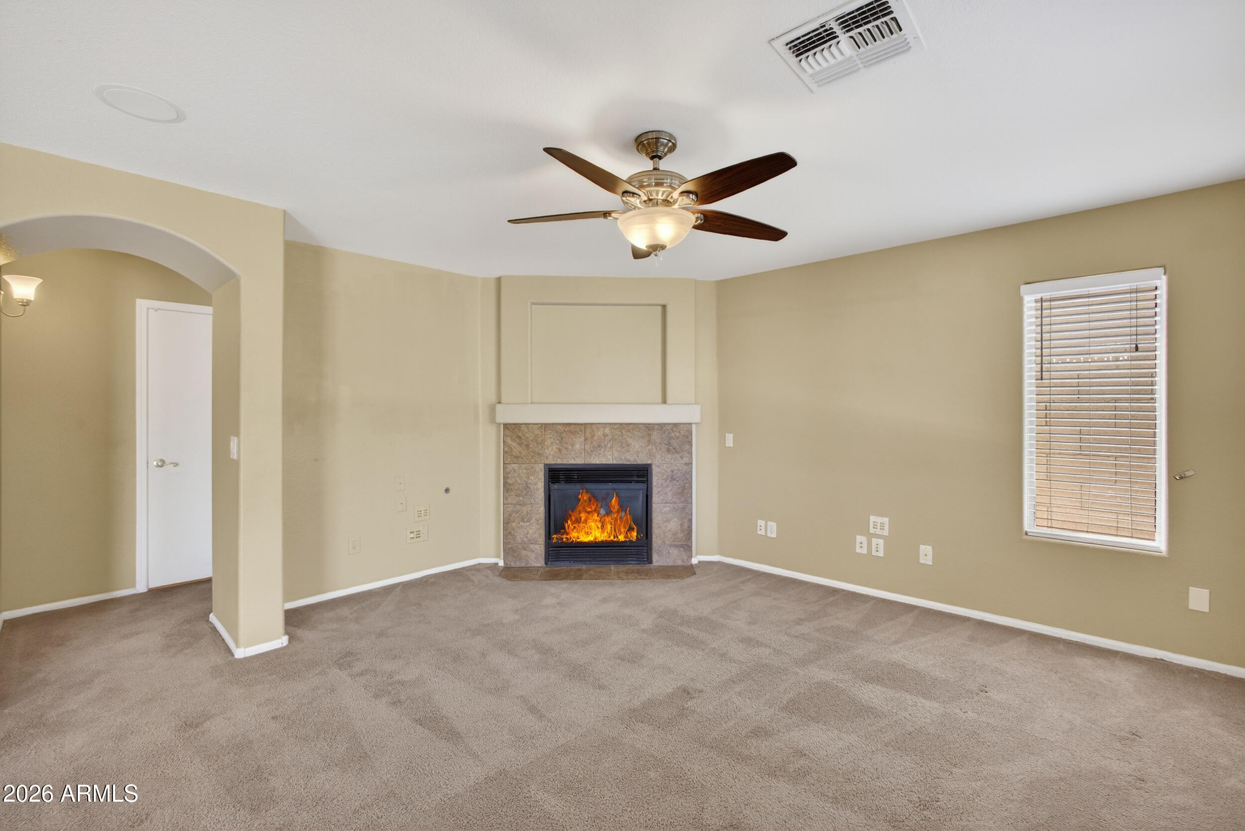 812 E LOVEGRASS Drive