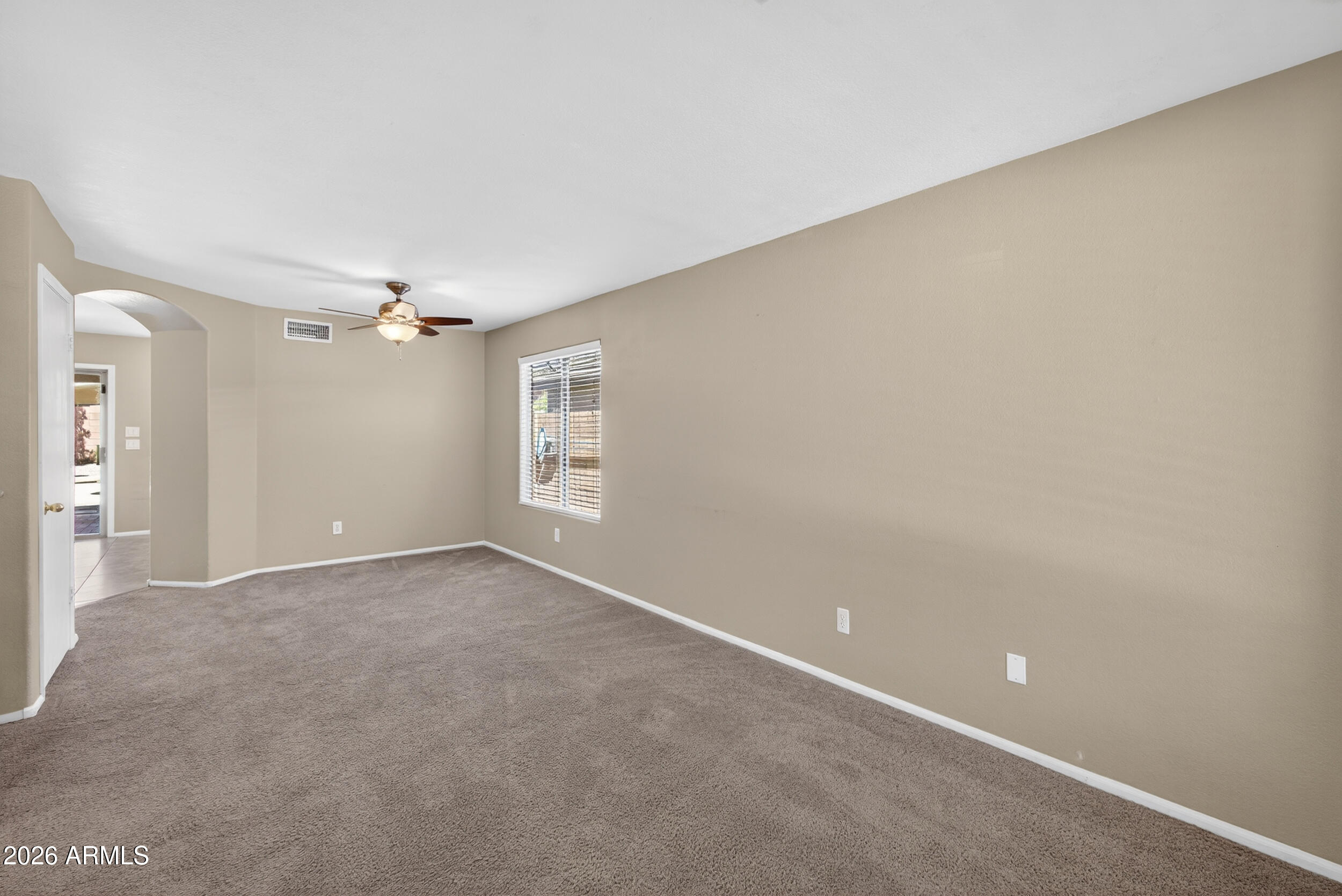 812 E LOVEGRASS Drive