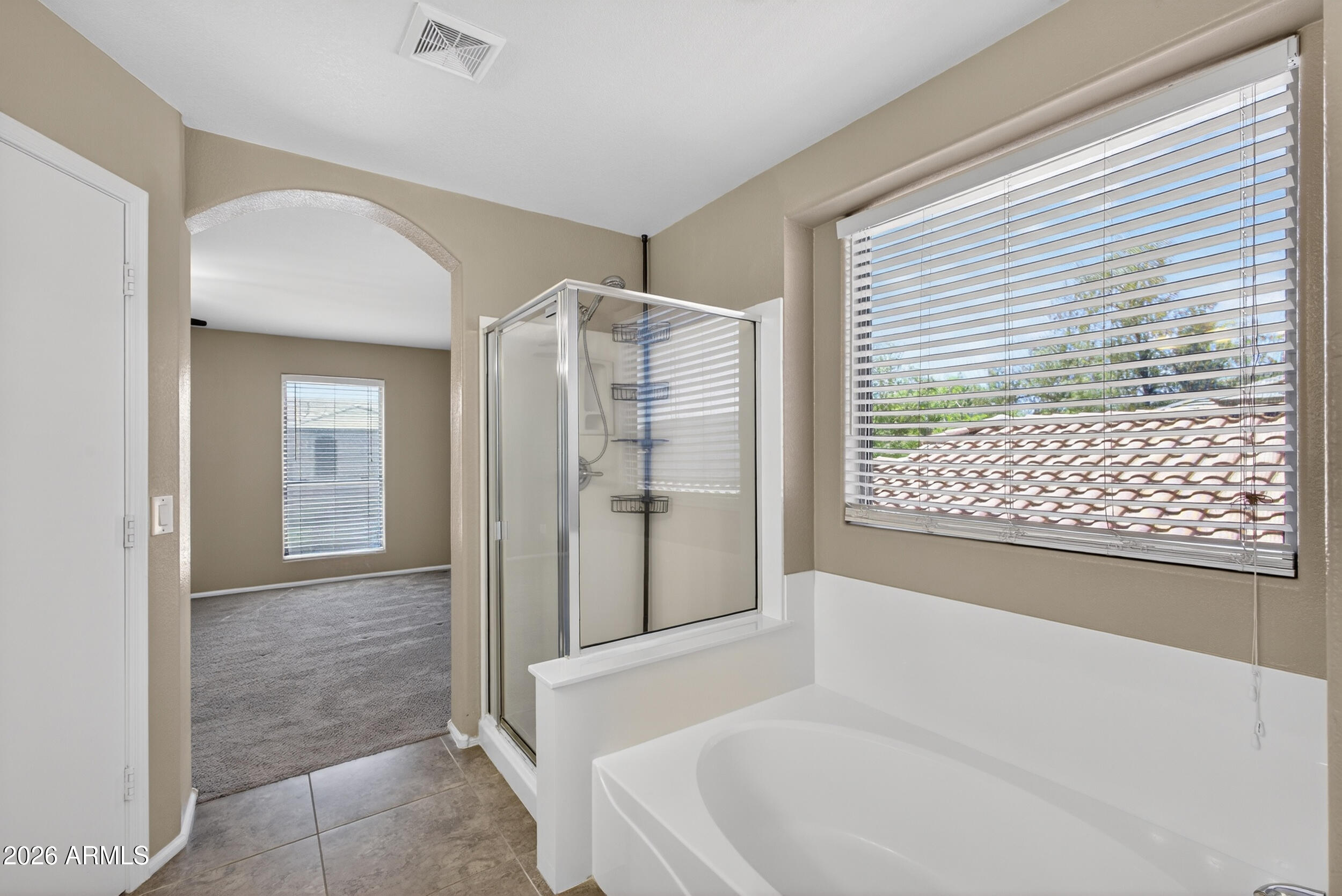 812 E LOVEGRASS Drive