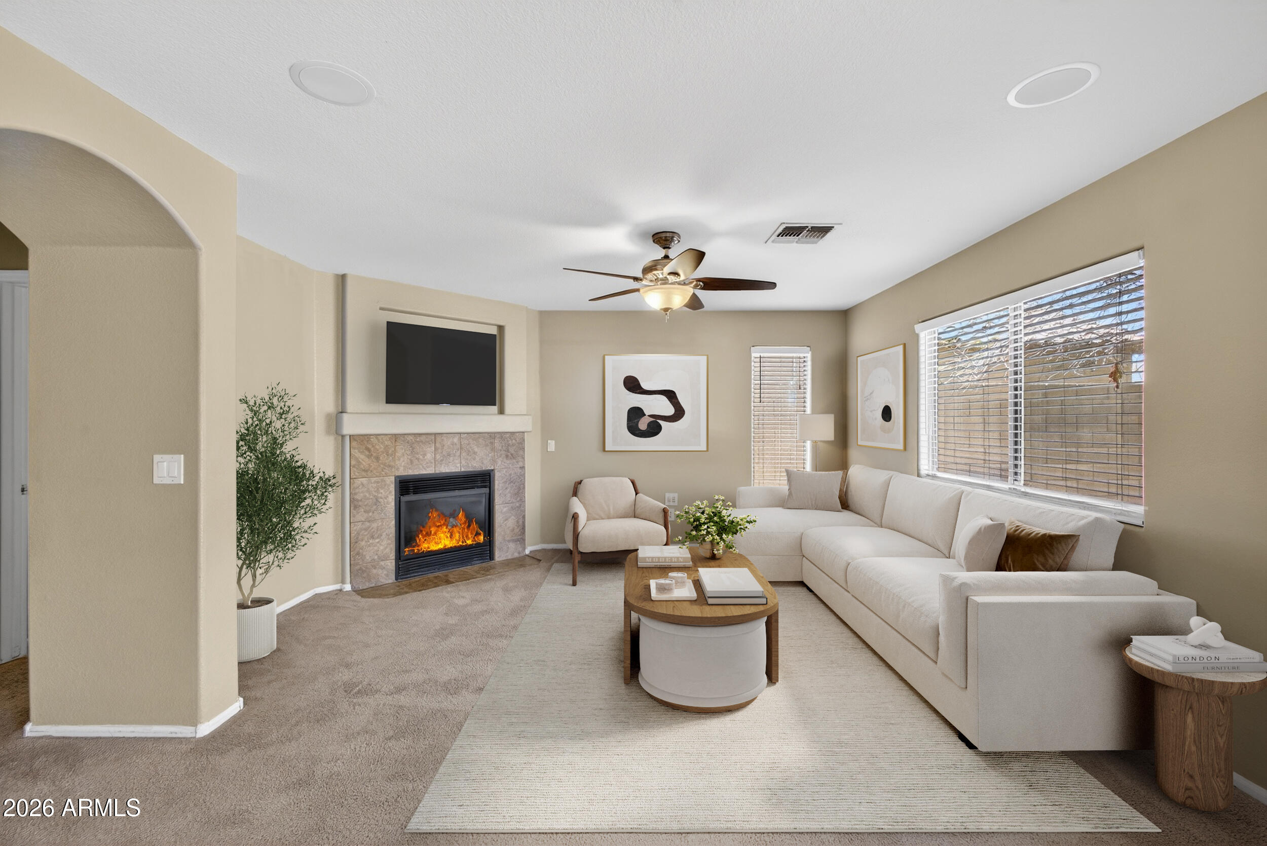 812 E LOVEGRASS Drive