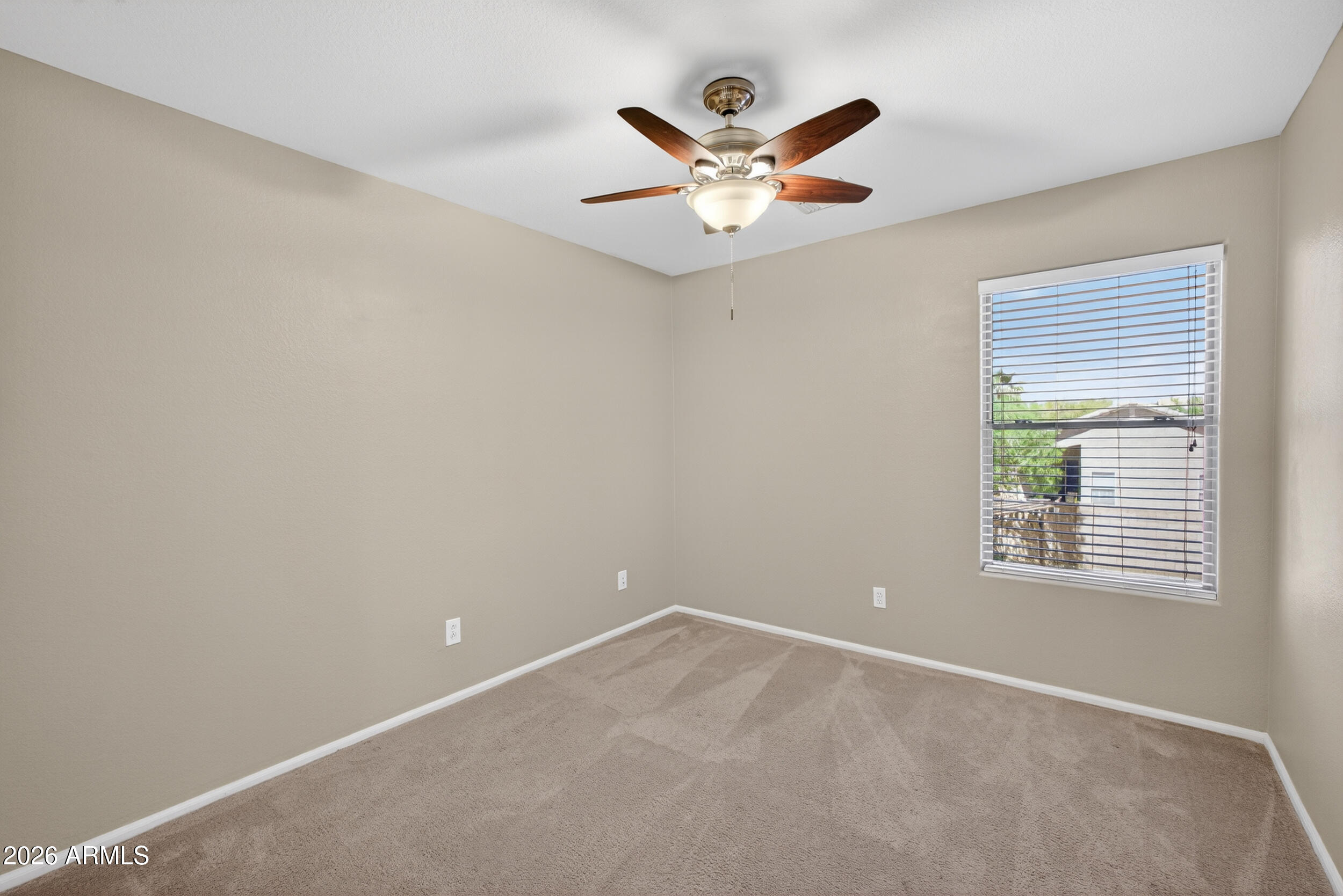 812 E LOVEGRASS Drive