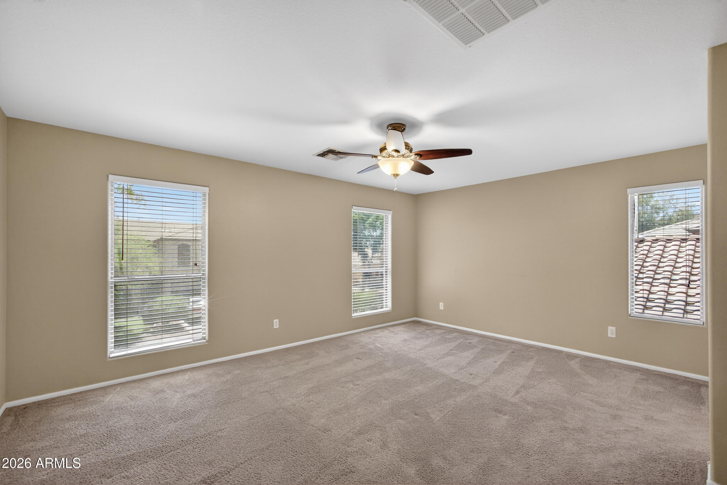 812 E LOVEGRASS Drive