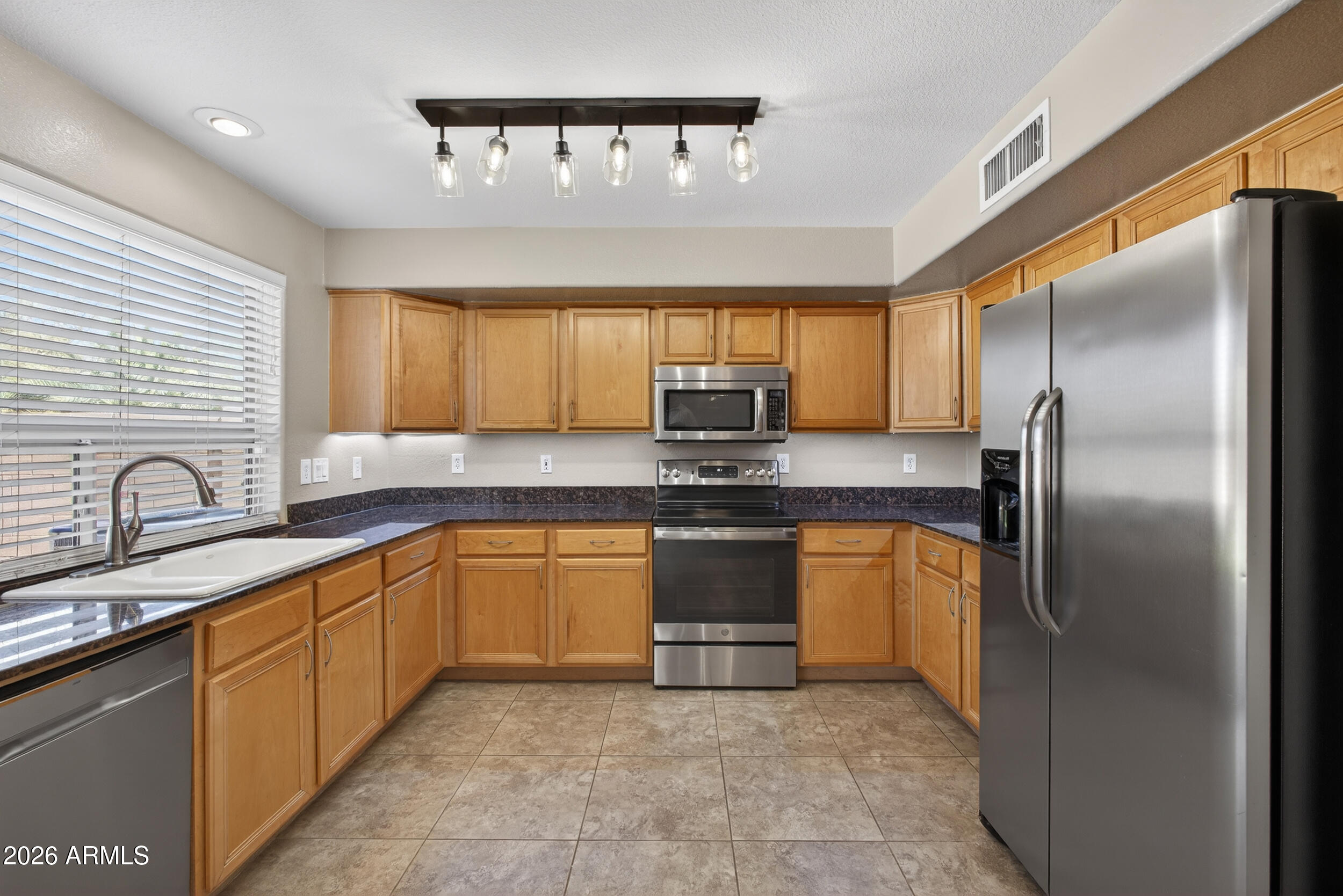 812 E LOVEGRASS Drive