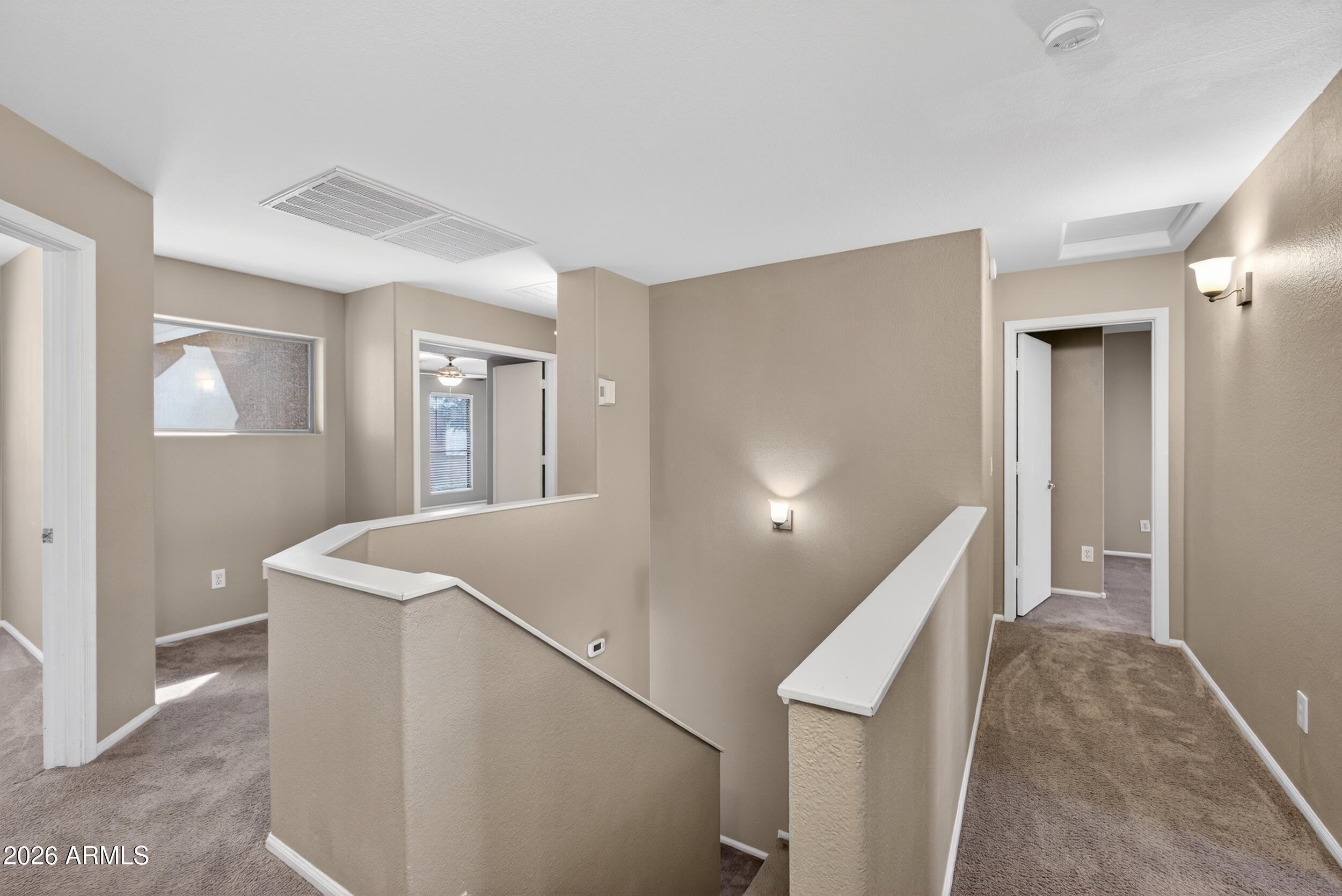 812 E LOVEGRASS Drive