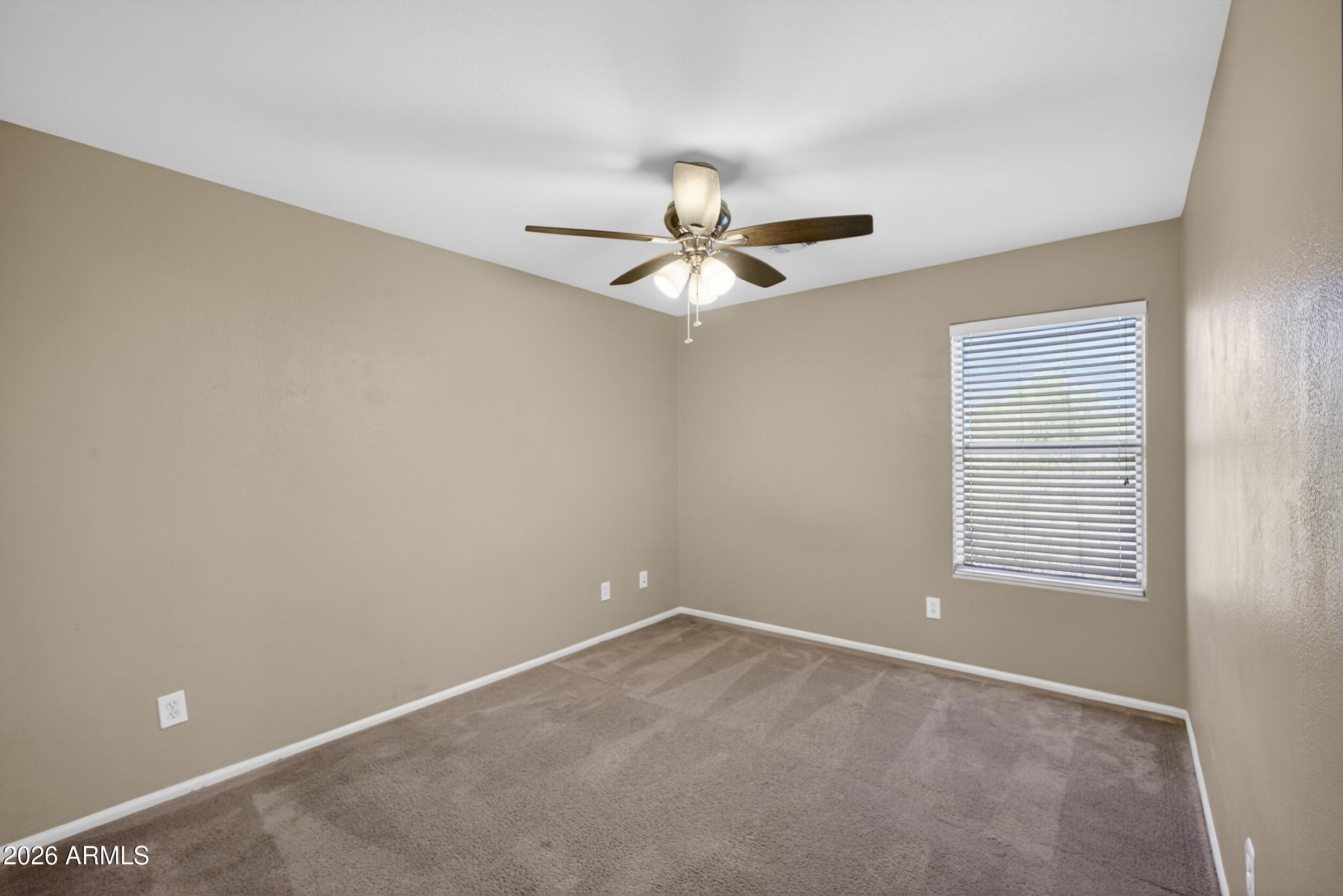 812 E LOVEGRASS Drive