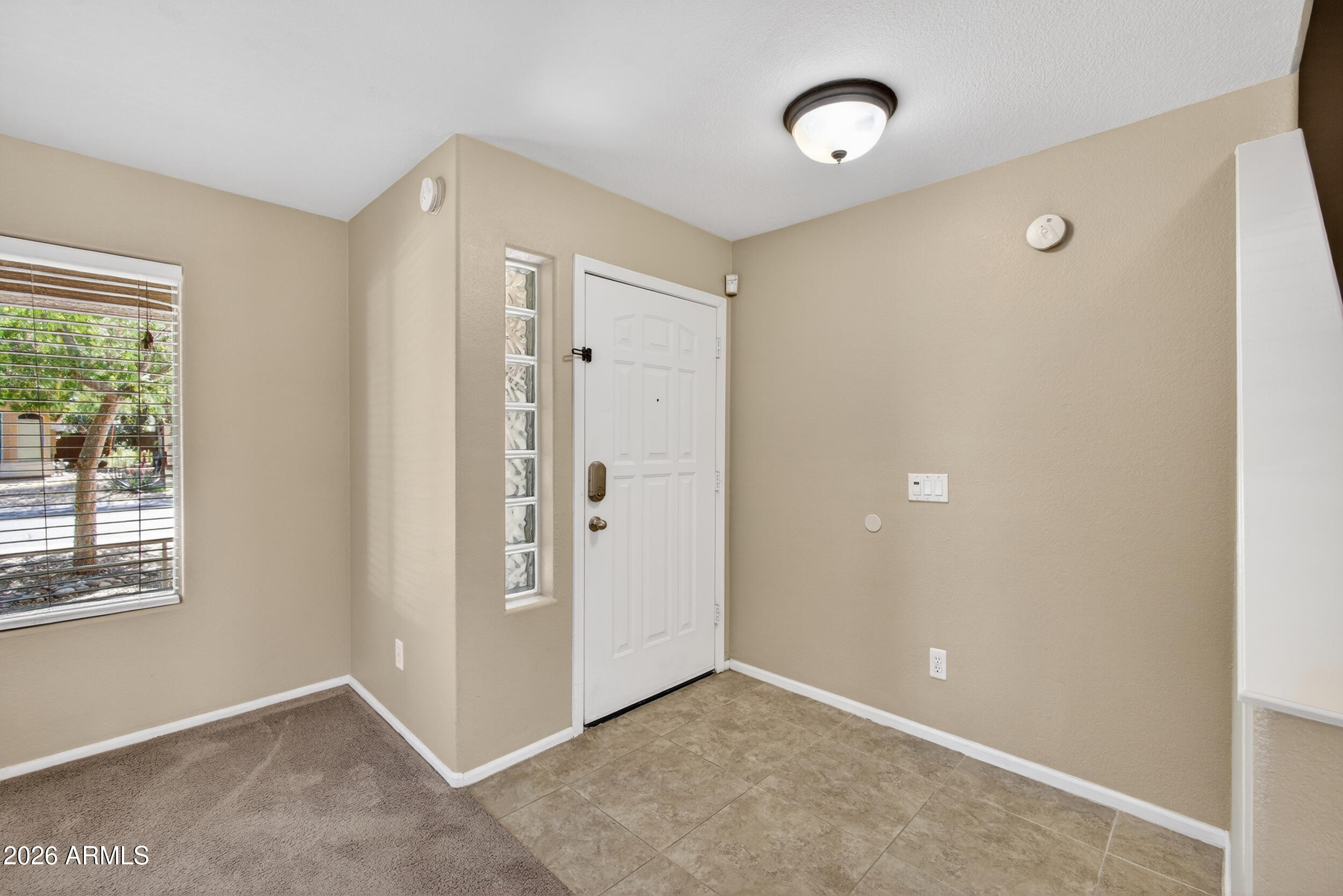 812 E LOVEGRASS Drive