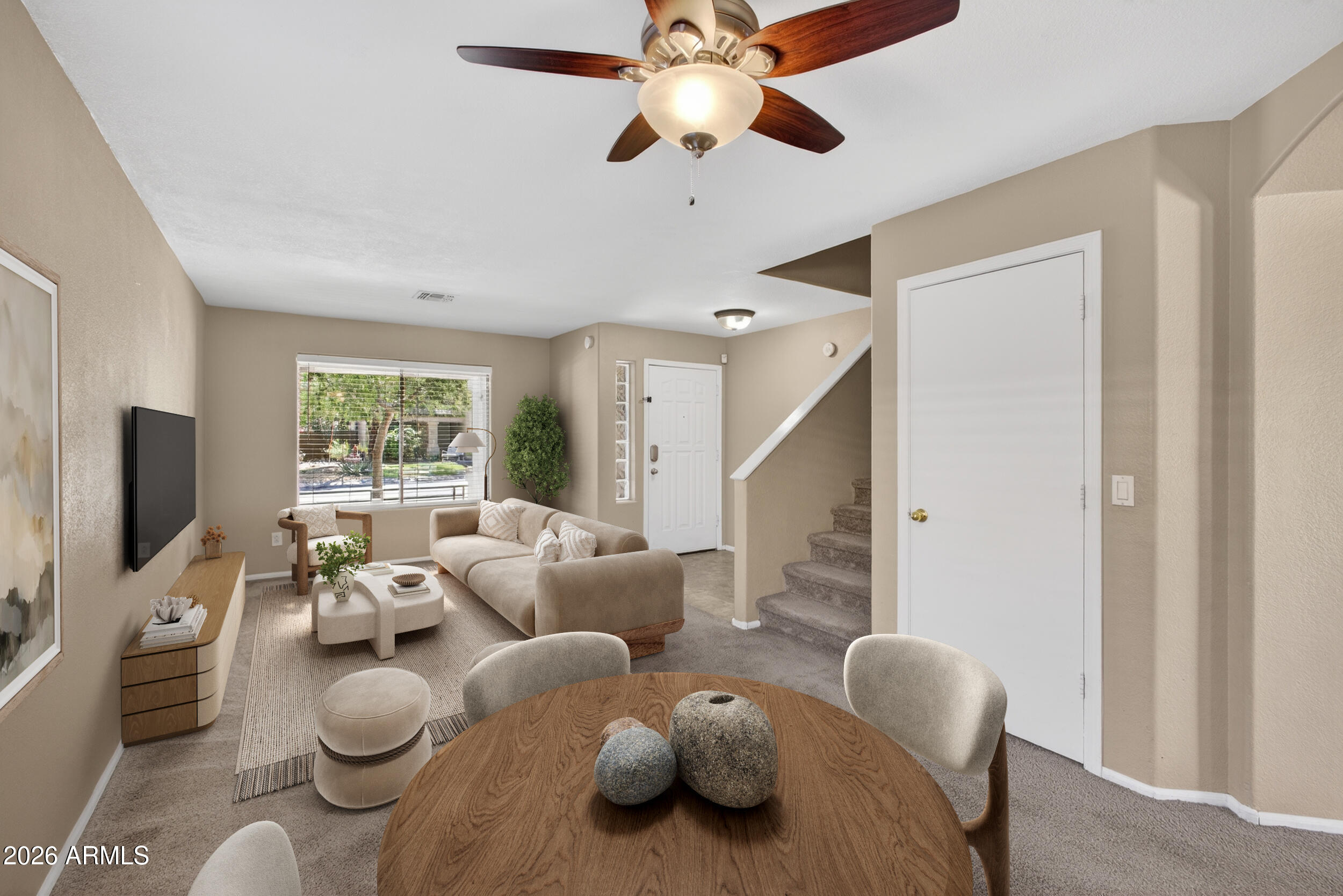 812 E LOVEGRASS Drive