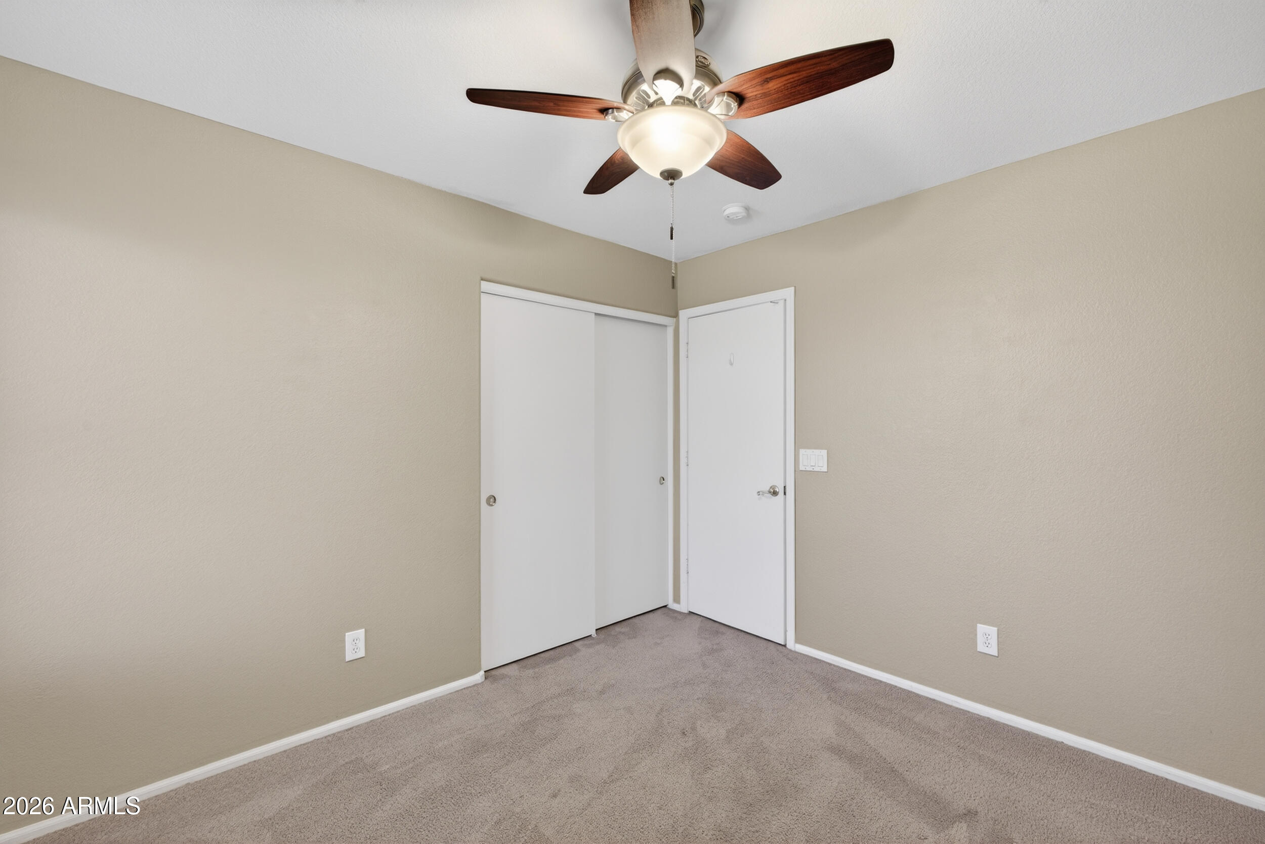 812 E LOVEGRASS Drive