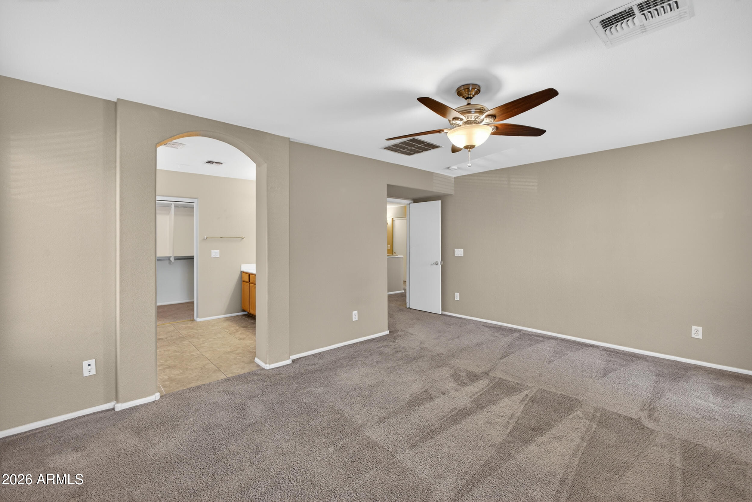 812 E LOVEGRASS Drive