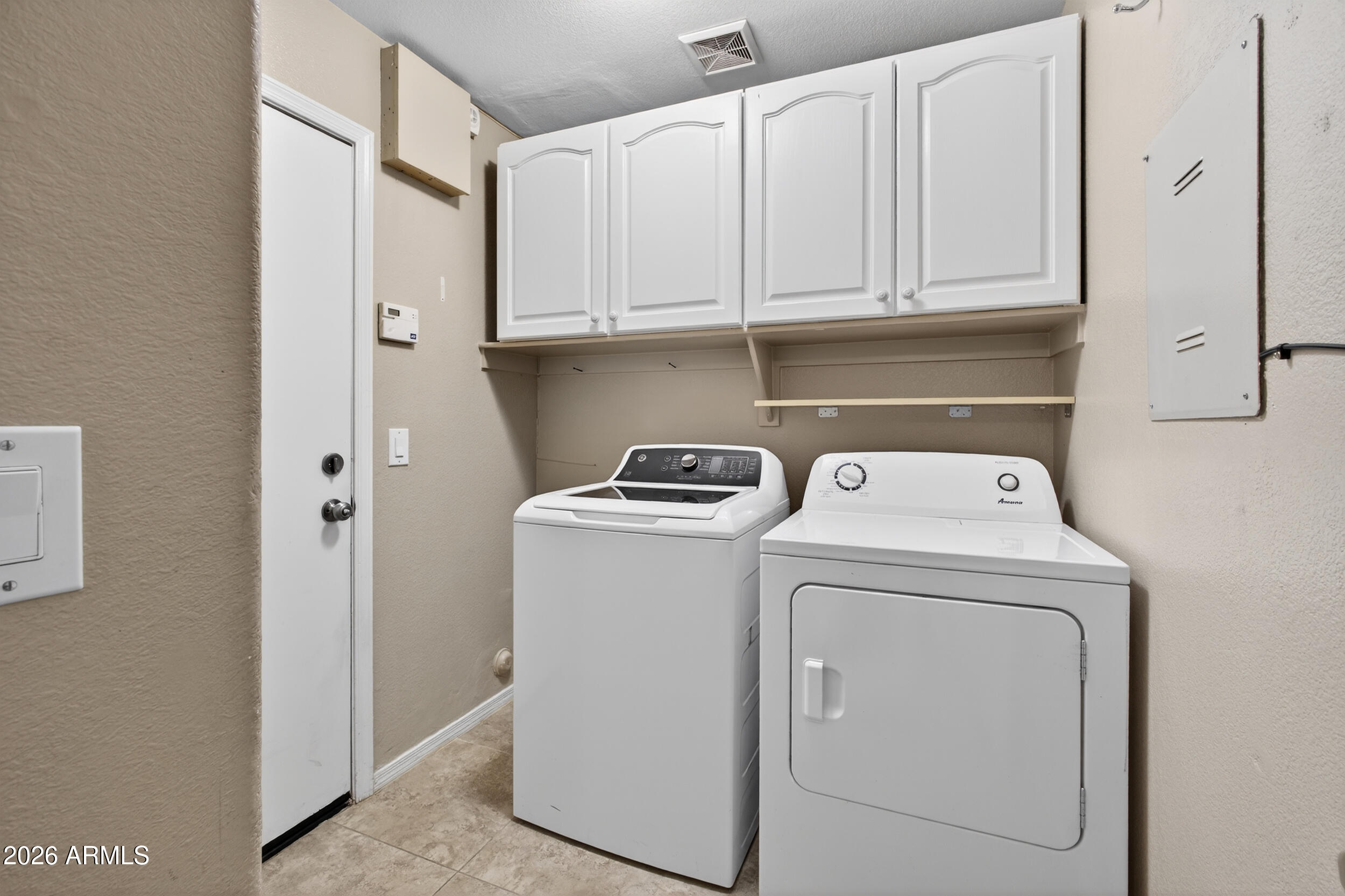 812 E LOVEGRASS Drive