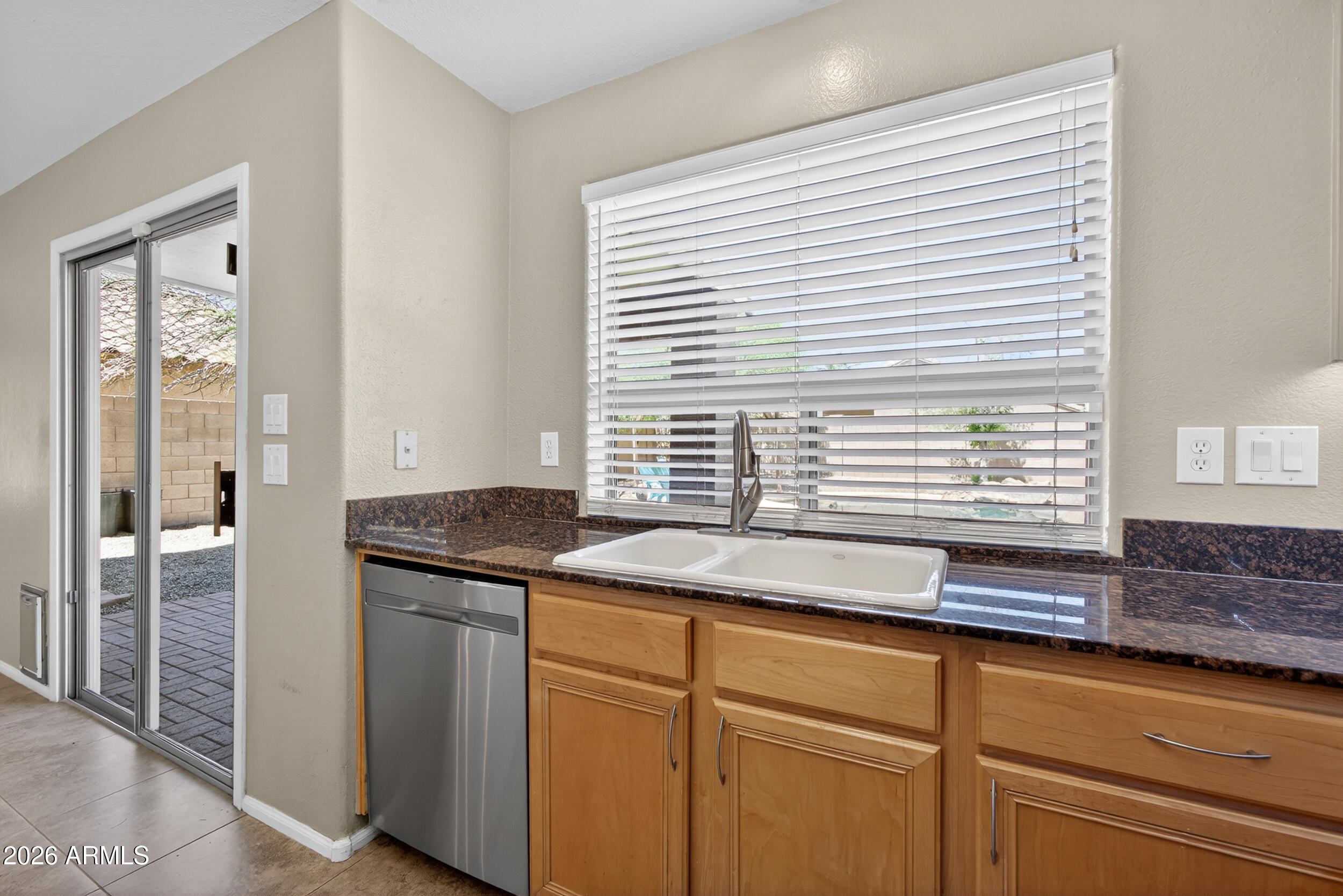 812 E LOVEGRASS Drive