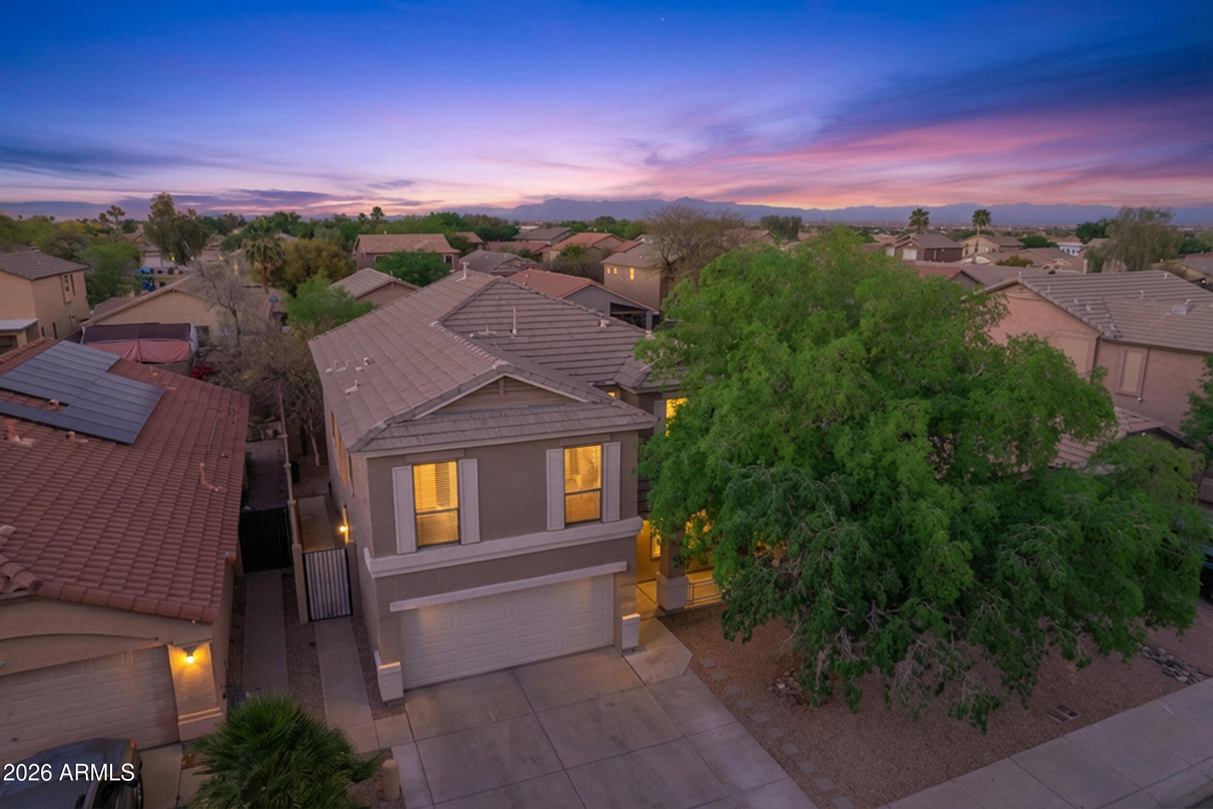 812 E LOVEGRASS Drive