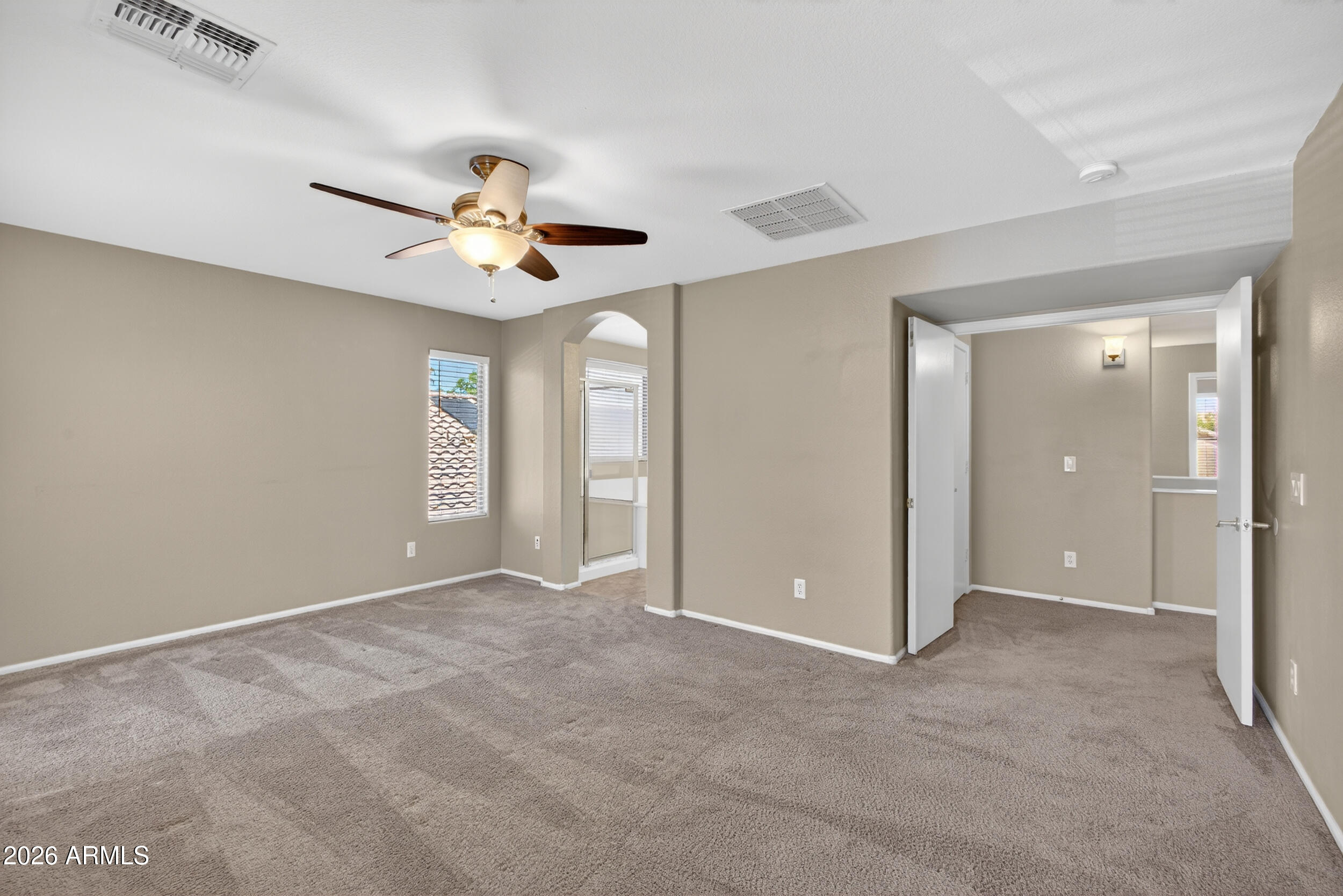 812 E LOVEGRASS Drive