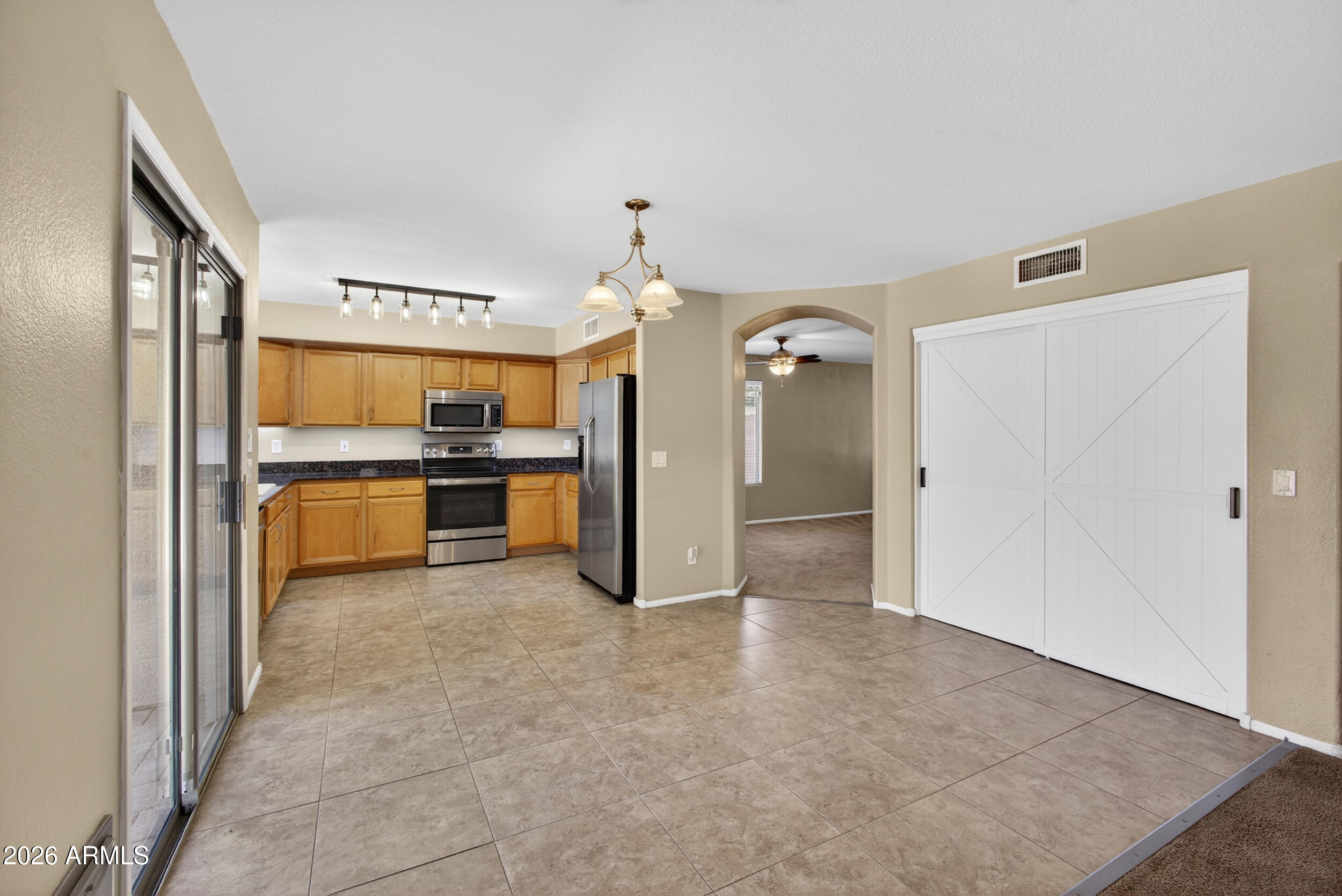 812 E LOVEGRASS Drive