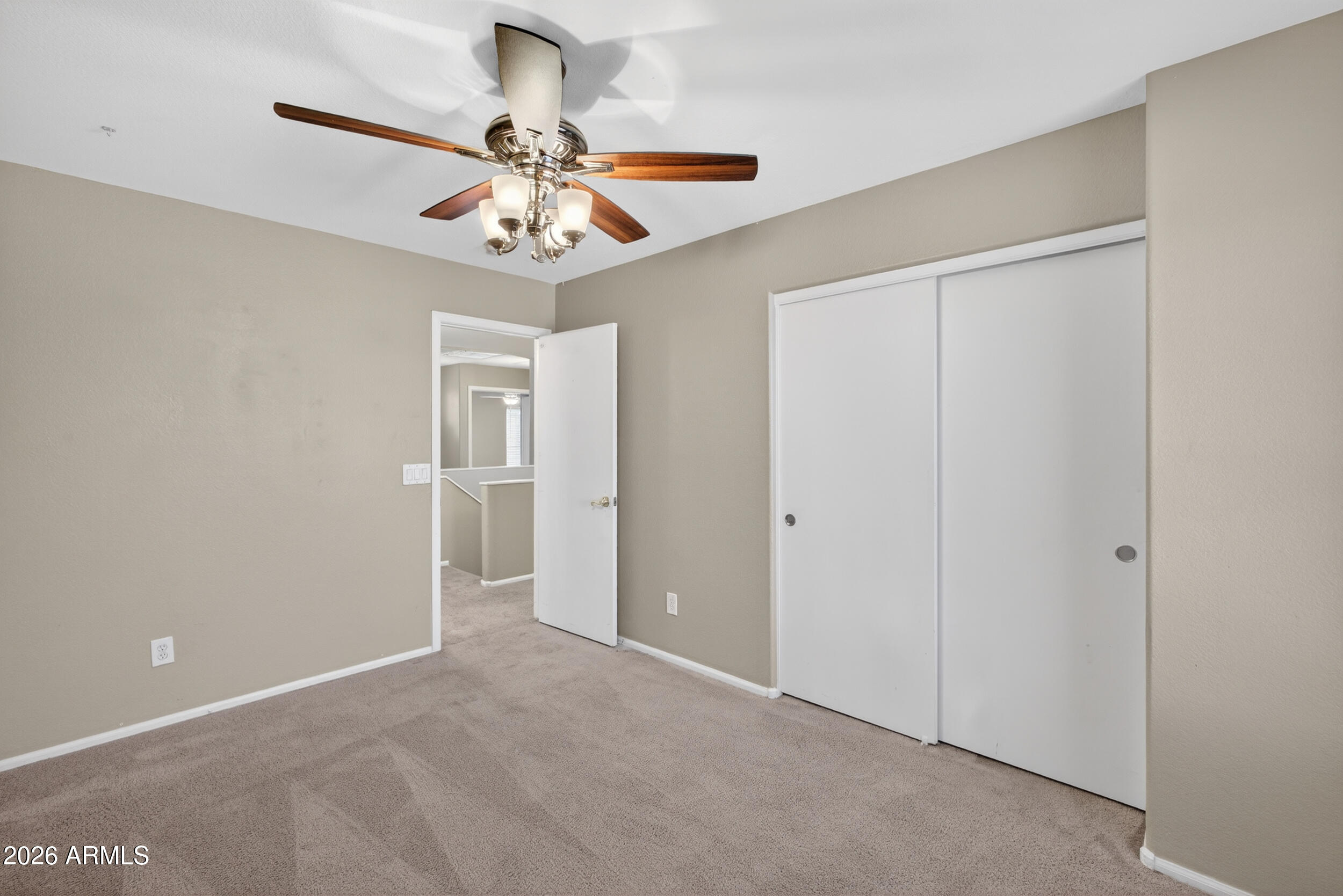 812 E LOVEGRASS Drive