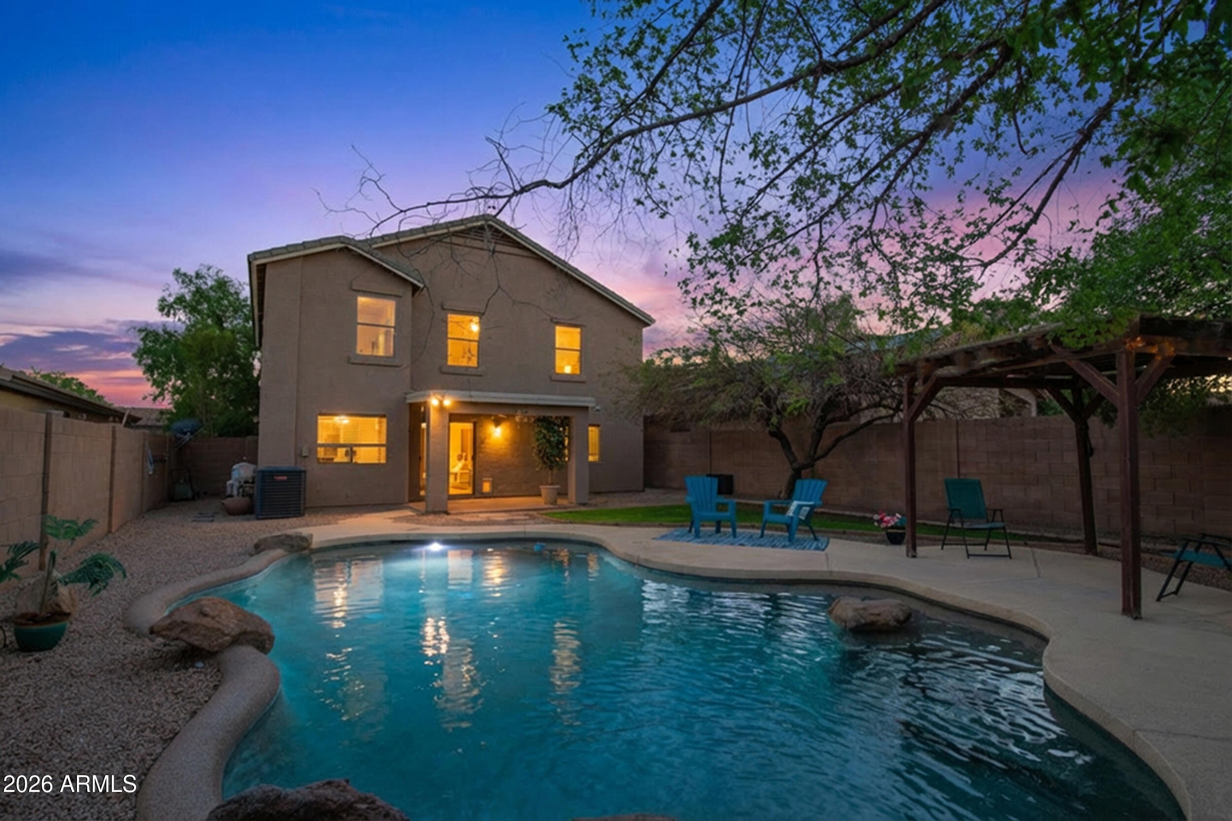 812 E LOVEGRASS Drive