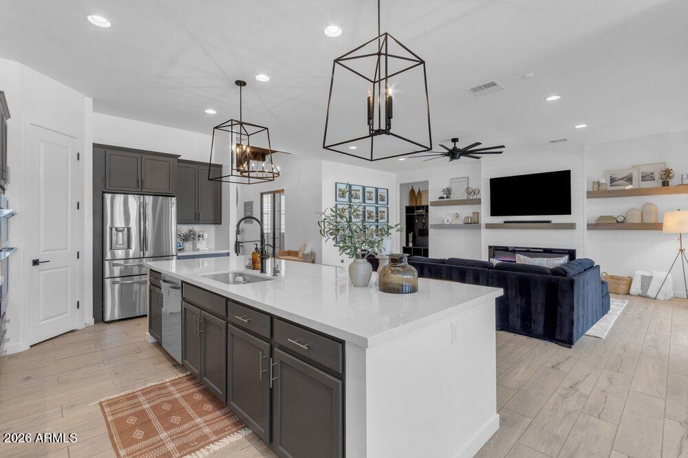 1162 E LA FORTUNA Court