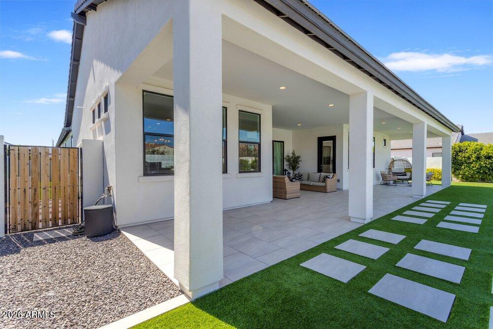 1162 E LA FORTUNA Court