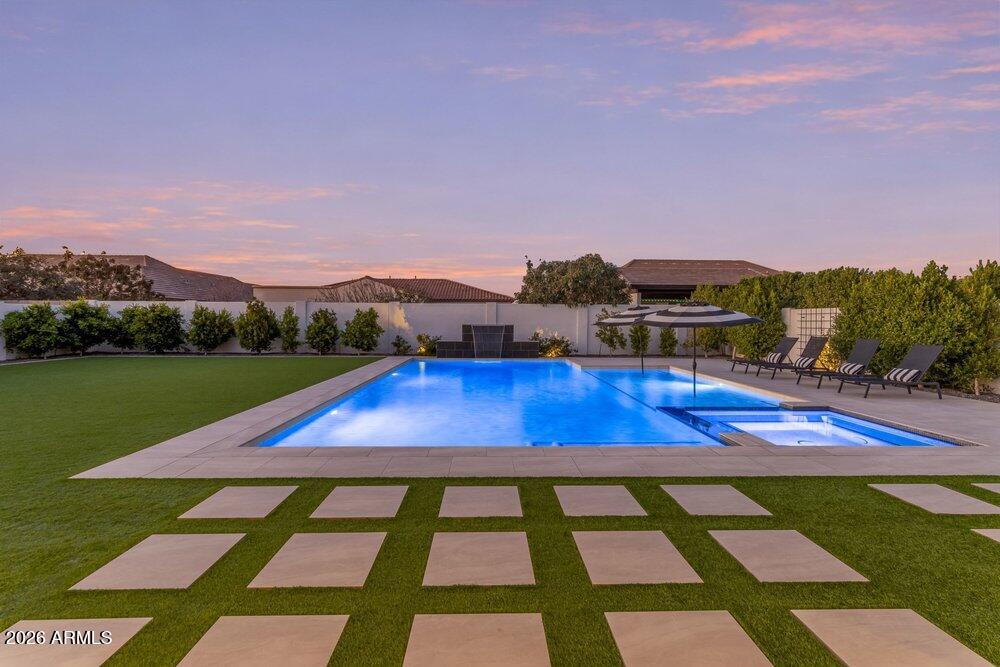 1162 E LA FORTUNA Court