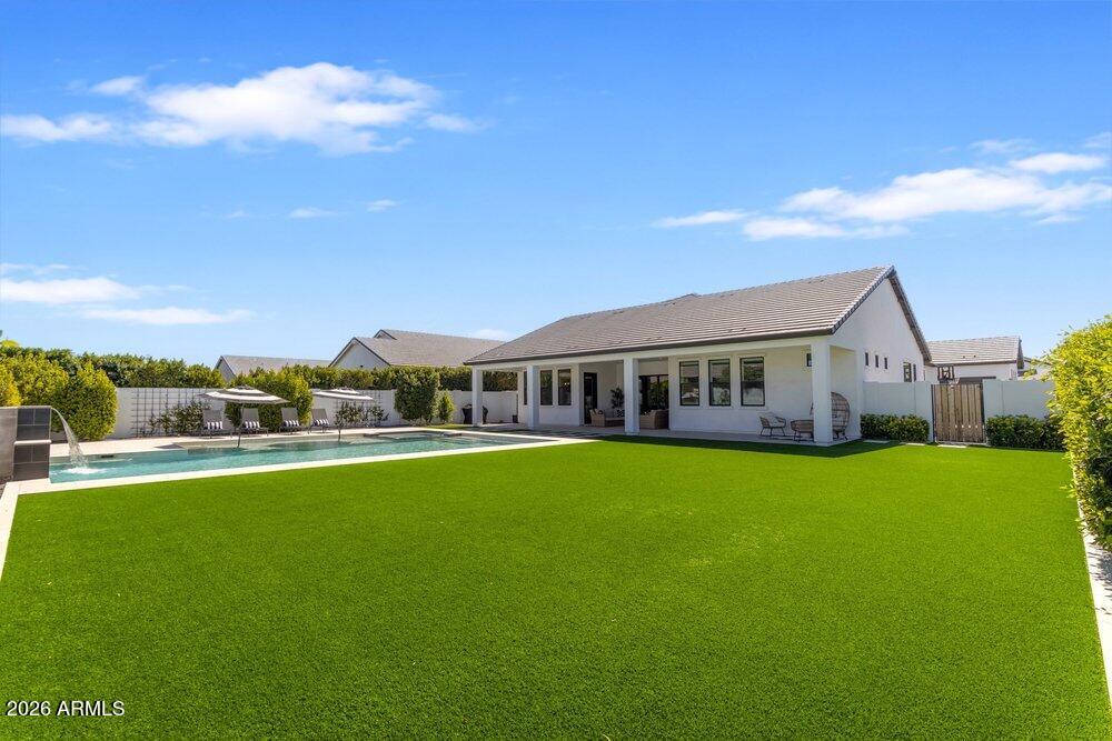 1162 E LA FORTUNA Court