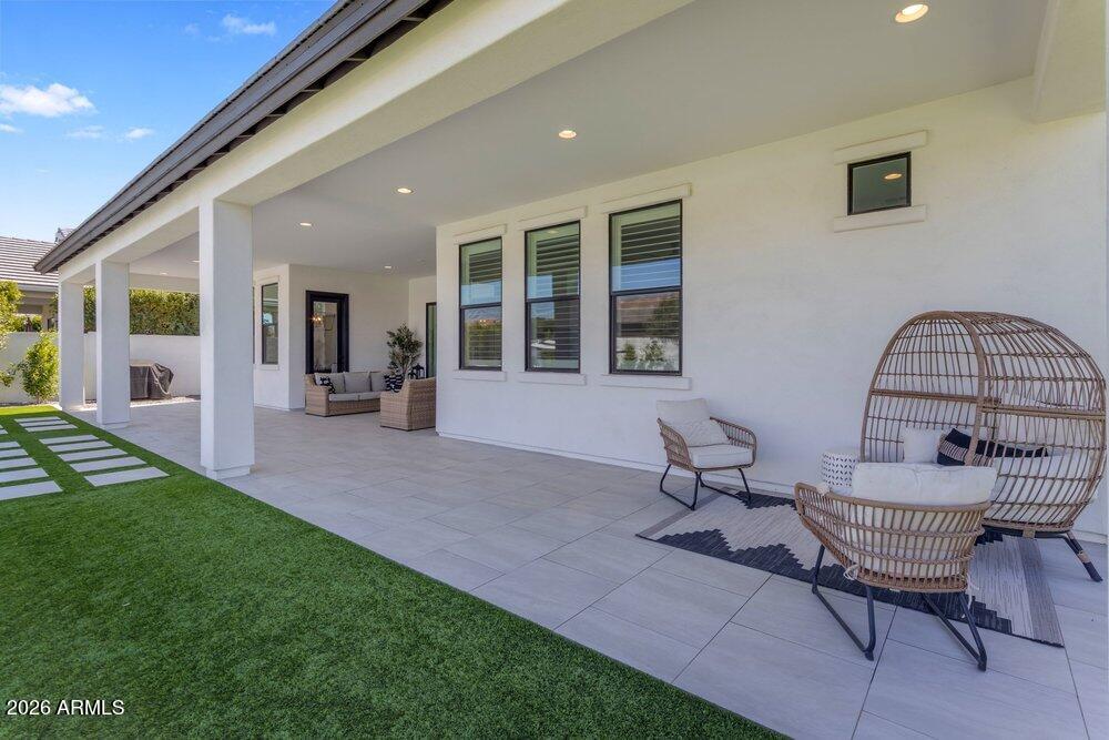 1162 E LA FORTUNA Court