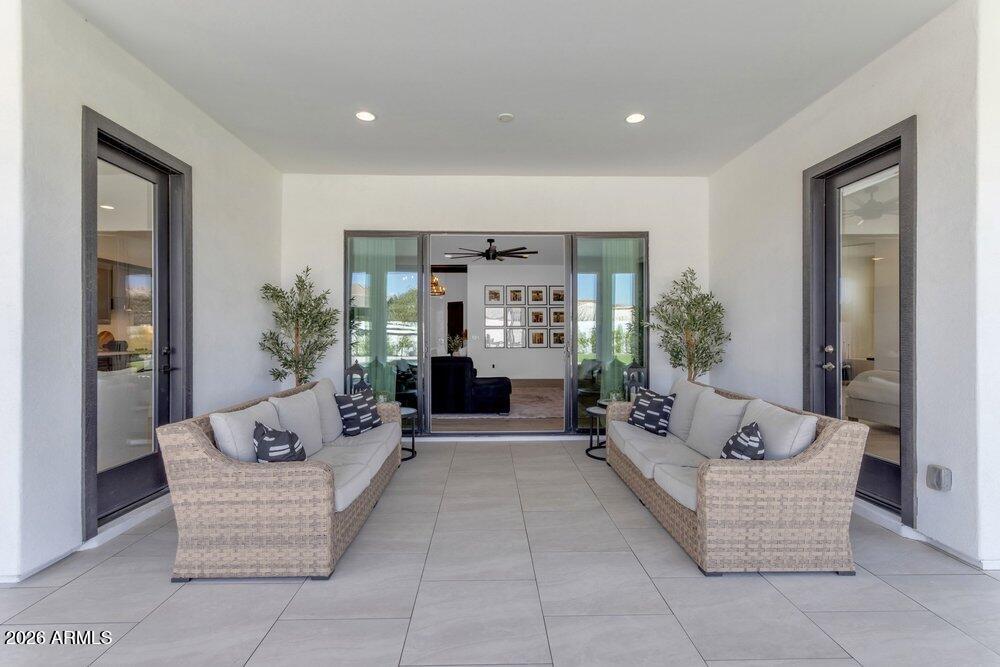 1162 E LA FORTUNA Court